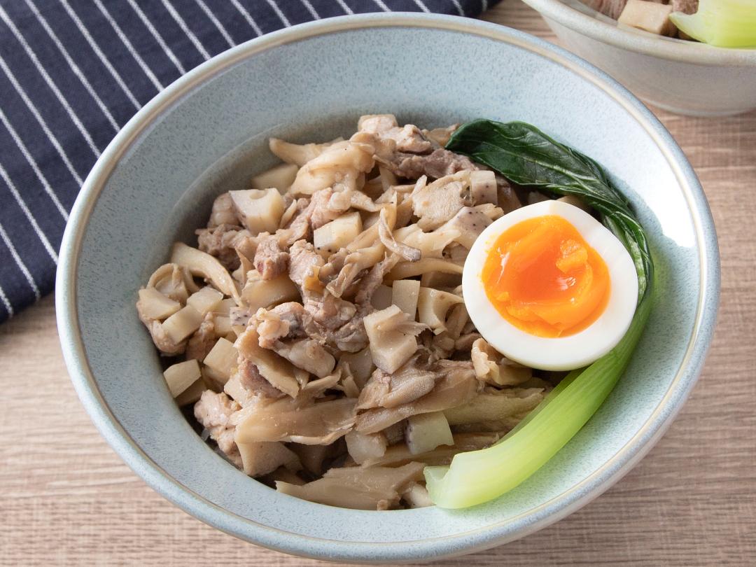 秋の味覚で台湾気分♪ワンパン同時調理！和風ルーローグー飯