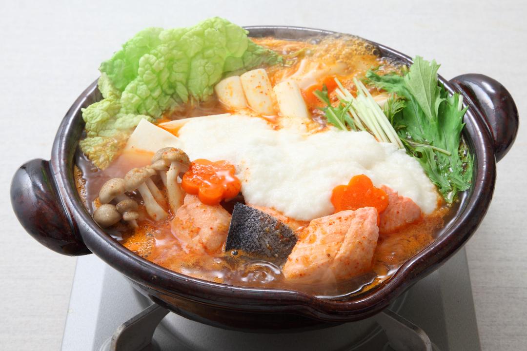 とろろと鮭のキムチ鍋