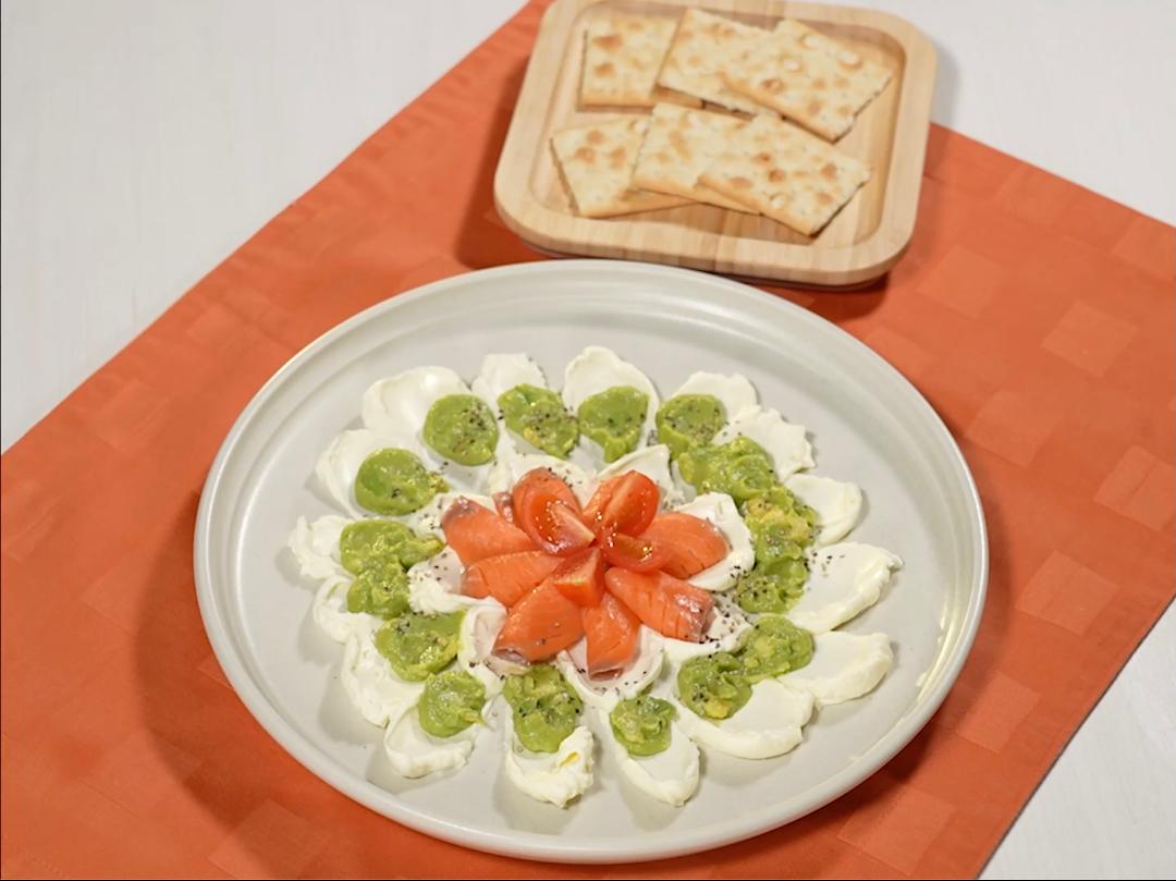 クリスマスにぴったり！クリームチーズとアボカドディップのレシピ・作り方