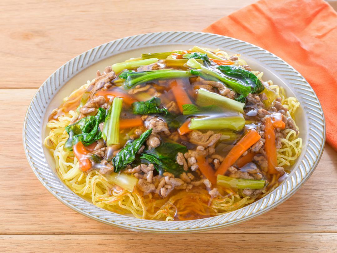 とろ～り！小松菜とひき肉のあんかけ焼きそばのレシピ・作り方