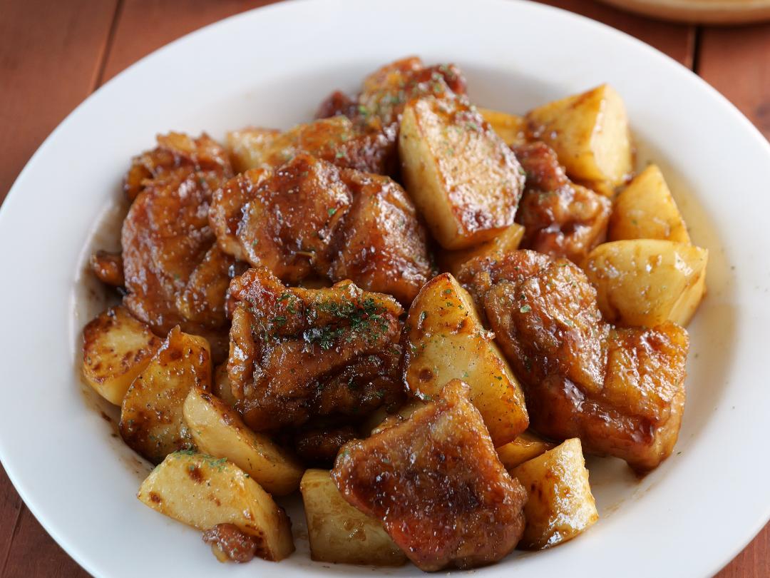 鶏ももとじゃがいものガリバタぽんのレシピ・作り方