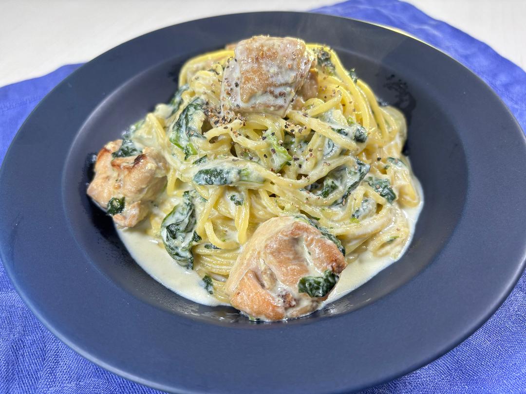 チキンとほうれん草のワンパンクリームパスタ