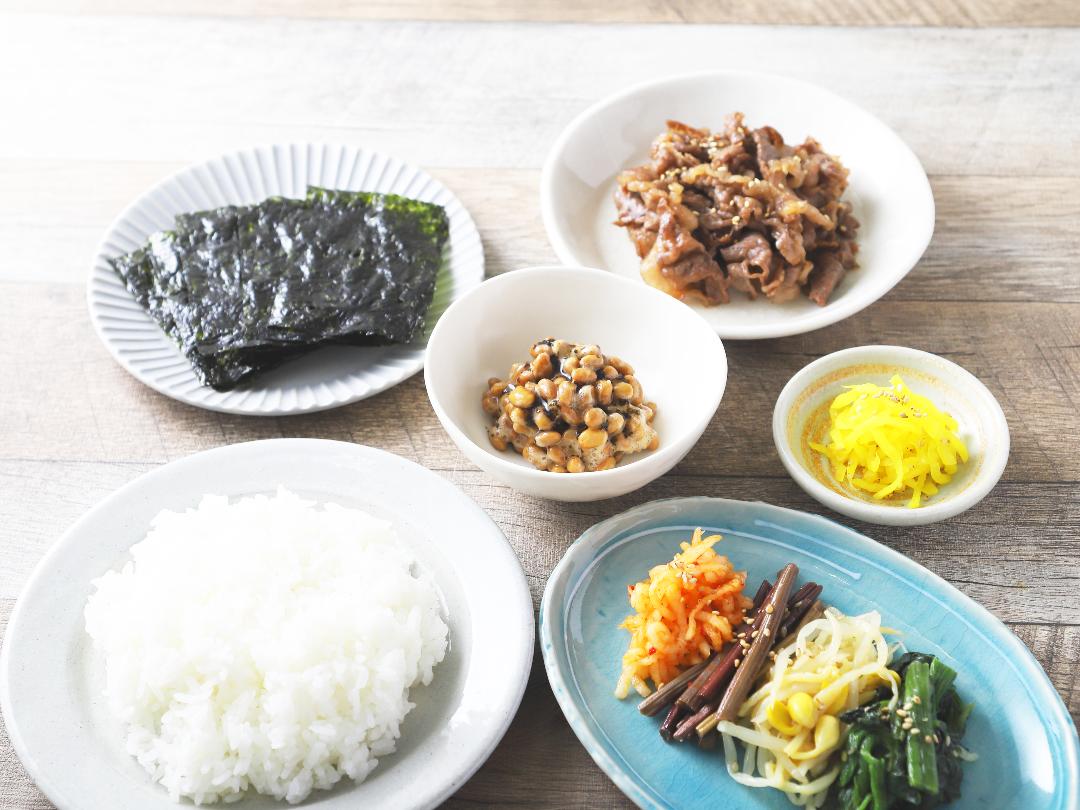 韓国海苔で食べる「金のつぶ　ごま油香る韓国海苔たれ納豆」のキンパ風のレシピ・作り方