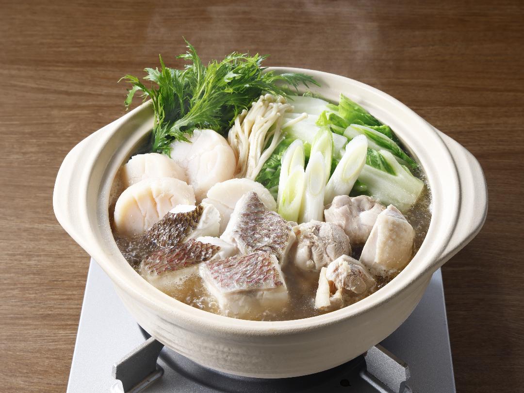 地鶏と貝だしの海鮮鍋