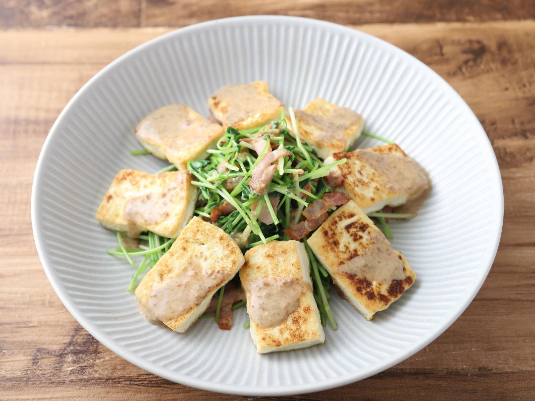 「金のごまだれ」で！豆腐と豆苗のワンパン蒸しのレシピ・作り方
