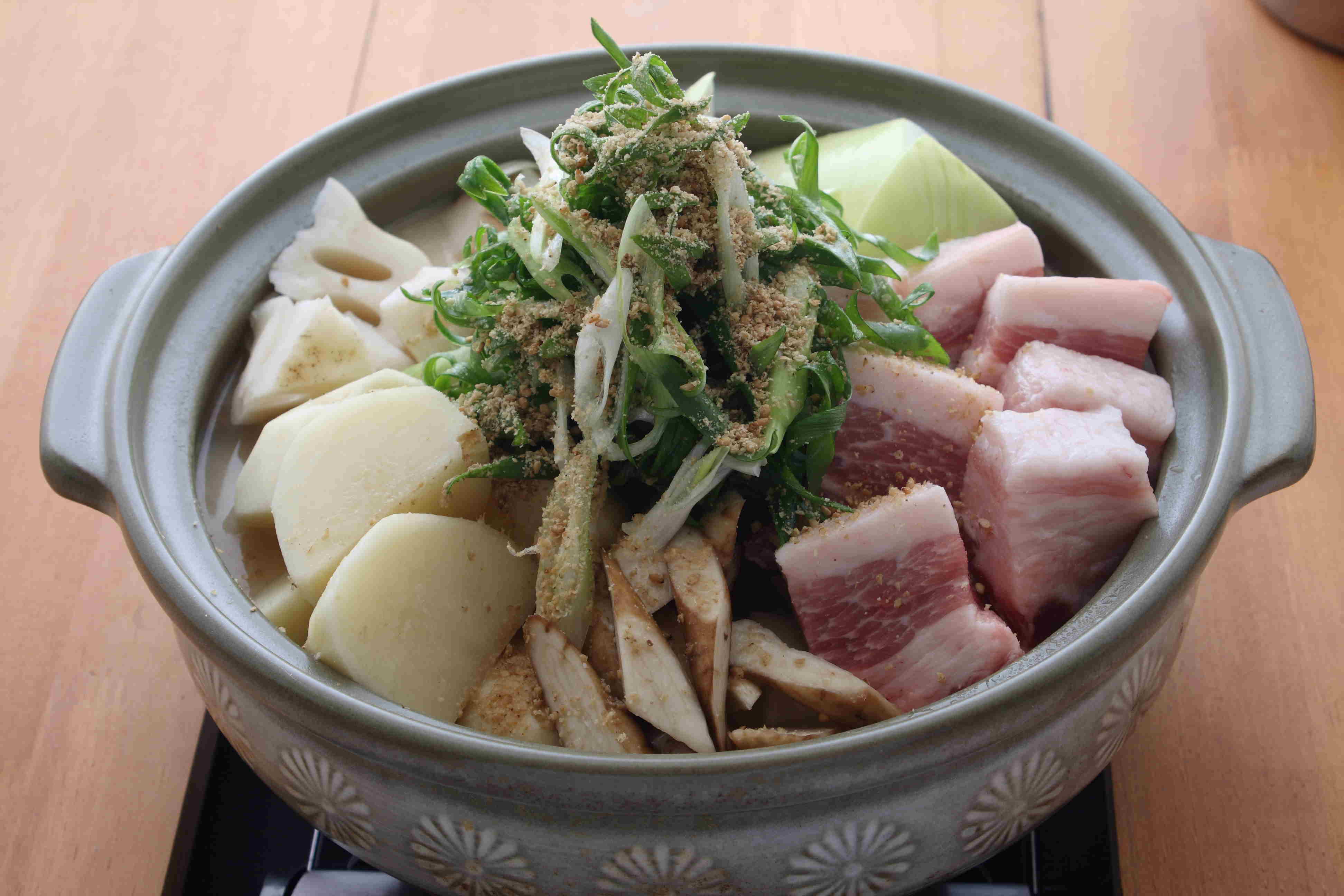 豚バラと根菜のホクホクちゃんこ鍋