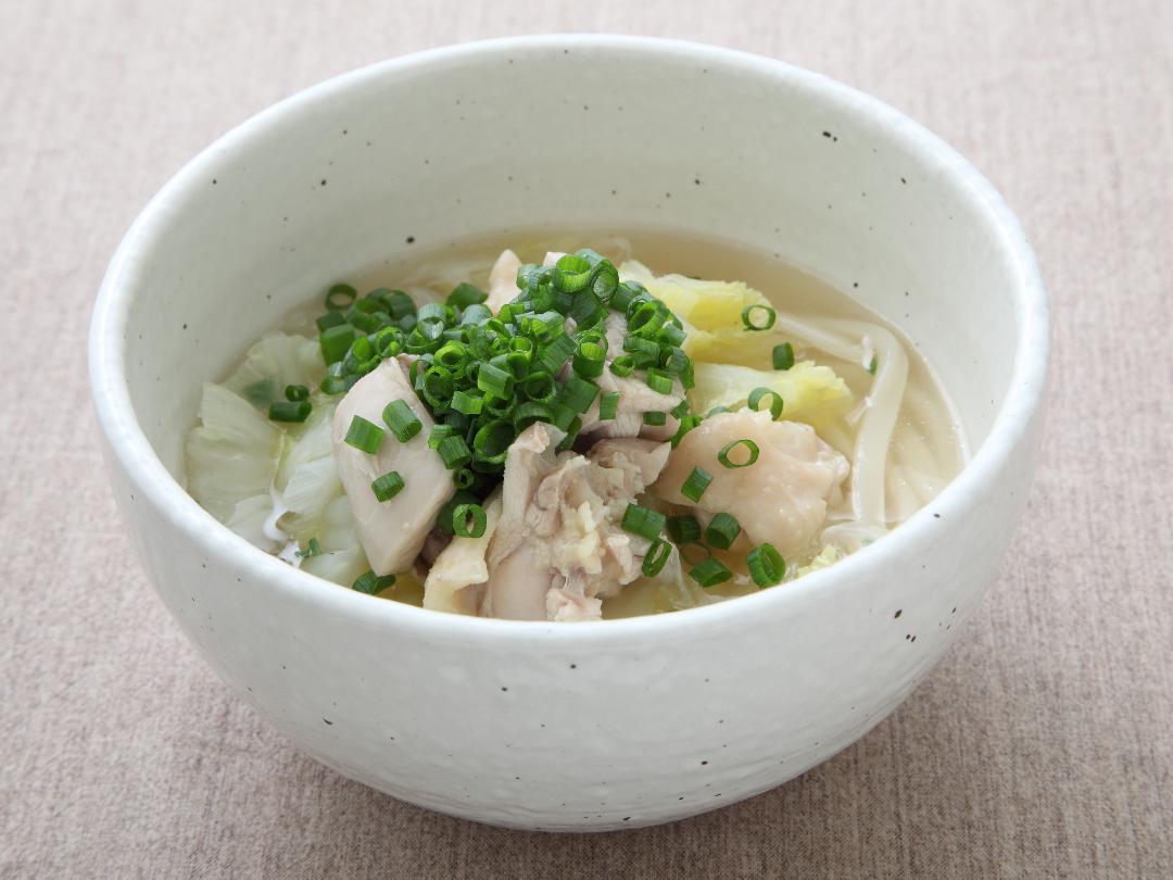 冬野菜と鶏肉のあんかけうどん　地鶏だし仕立て