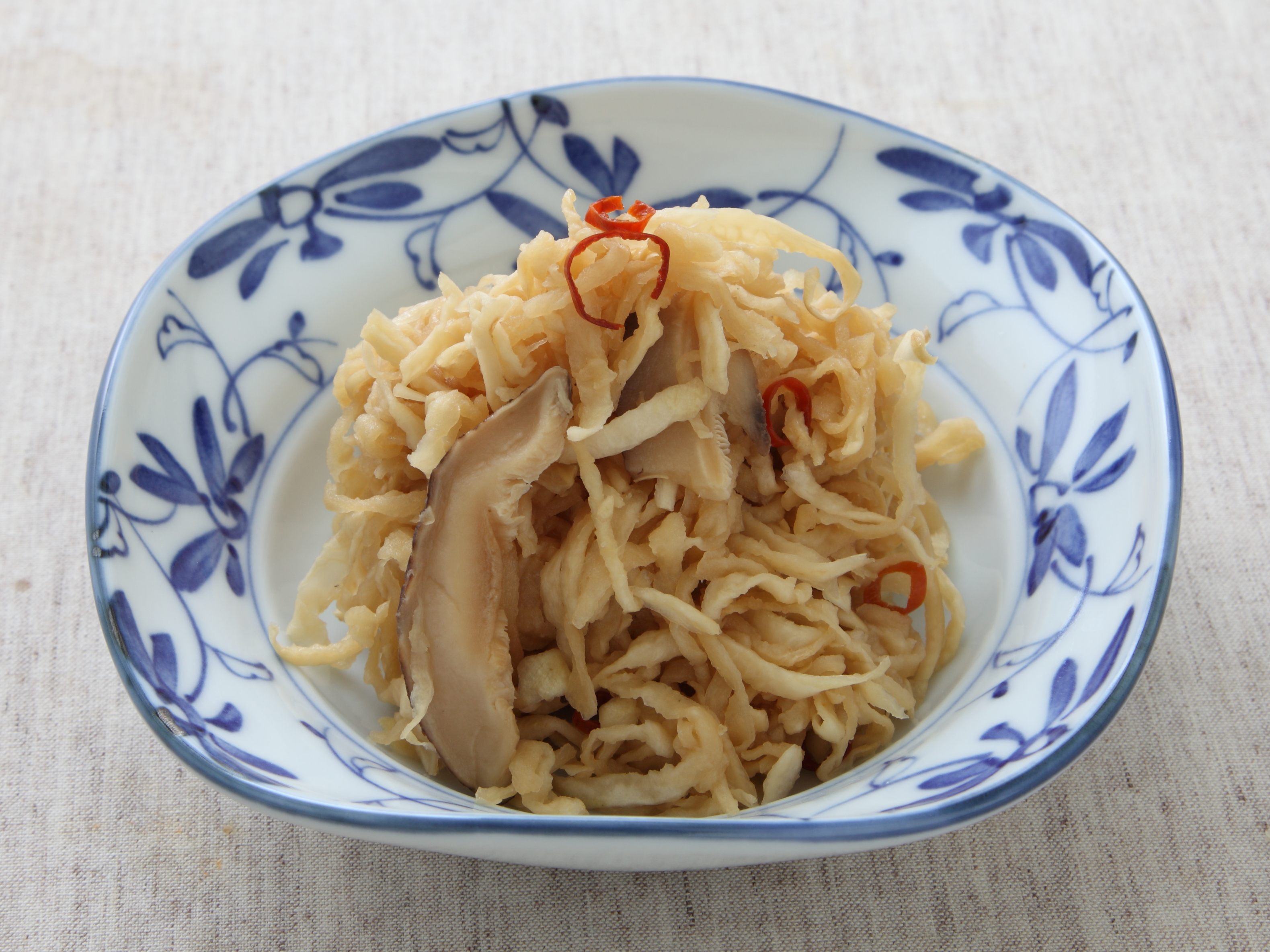 切り干し大根と干ししいたけの炒め酢煮