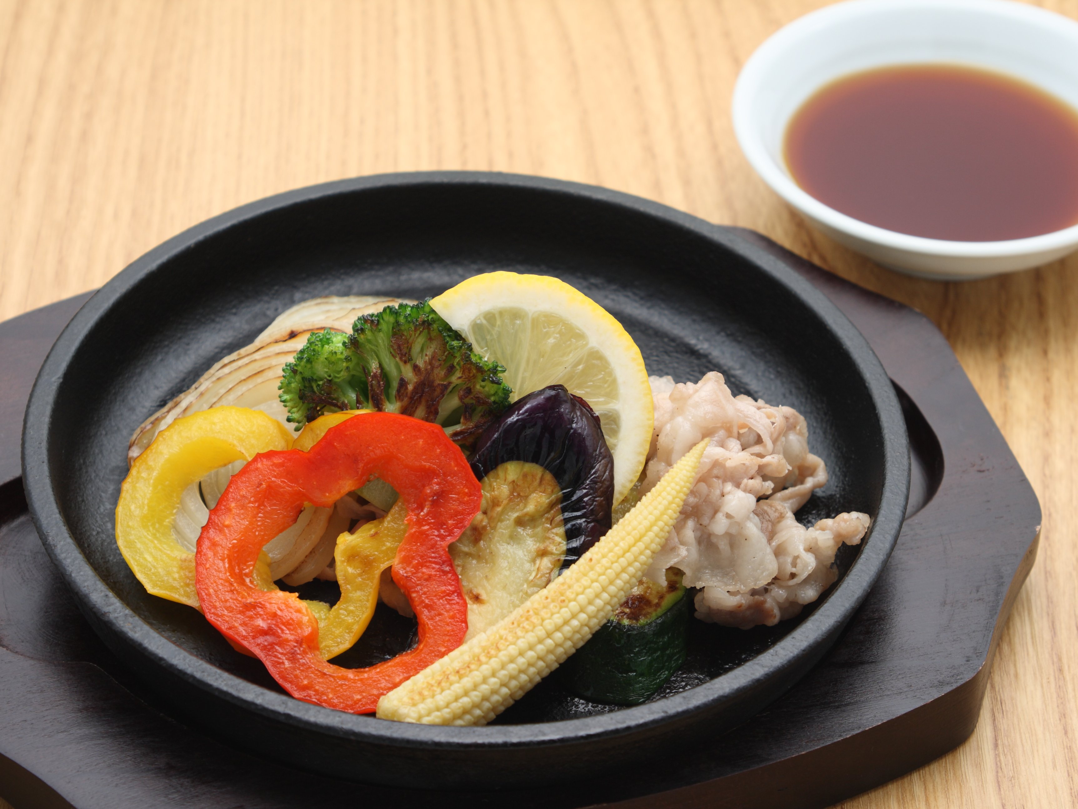 焼きしゃぶと夏野菜のグリル　レモンぽん添え