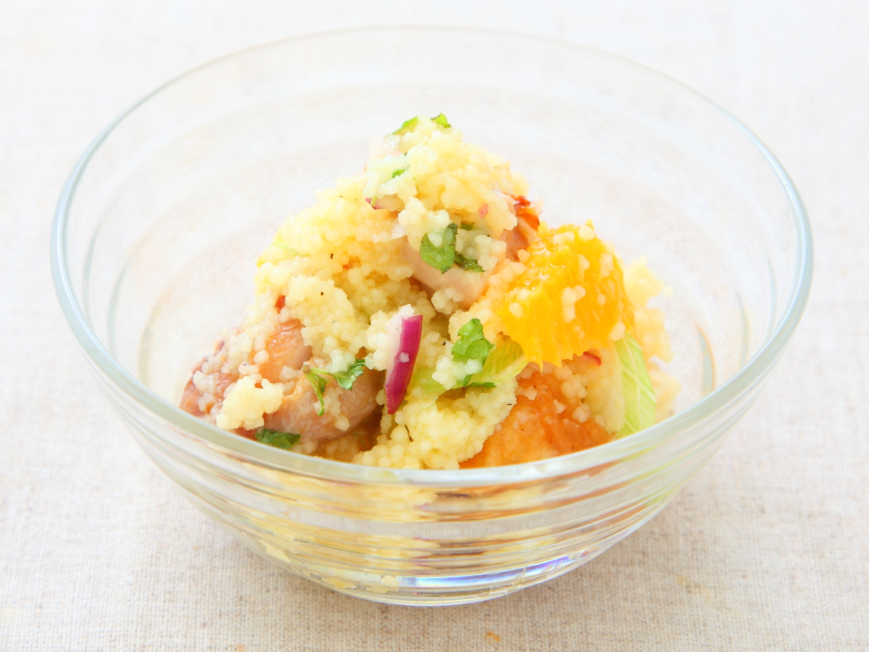クスクスのピクルスと鶏肉のサラダ