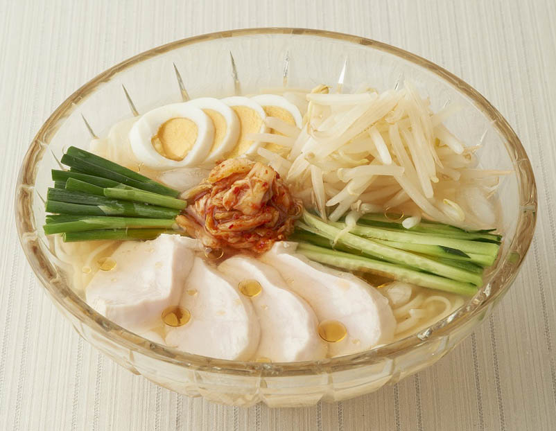 梅風味のさっぱりコリアン冷麺