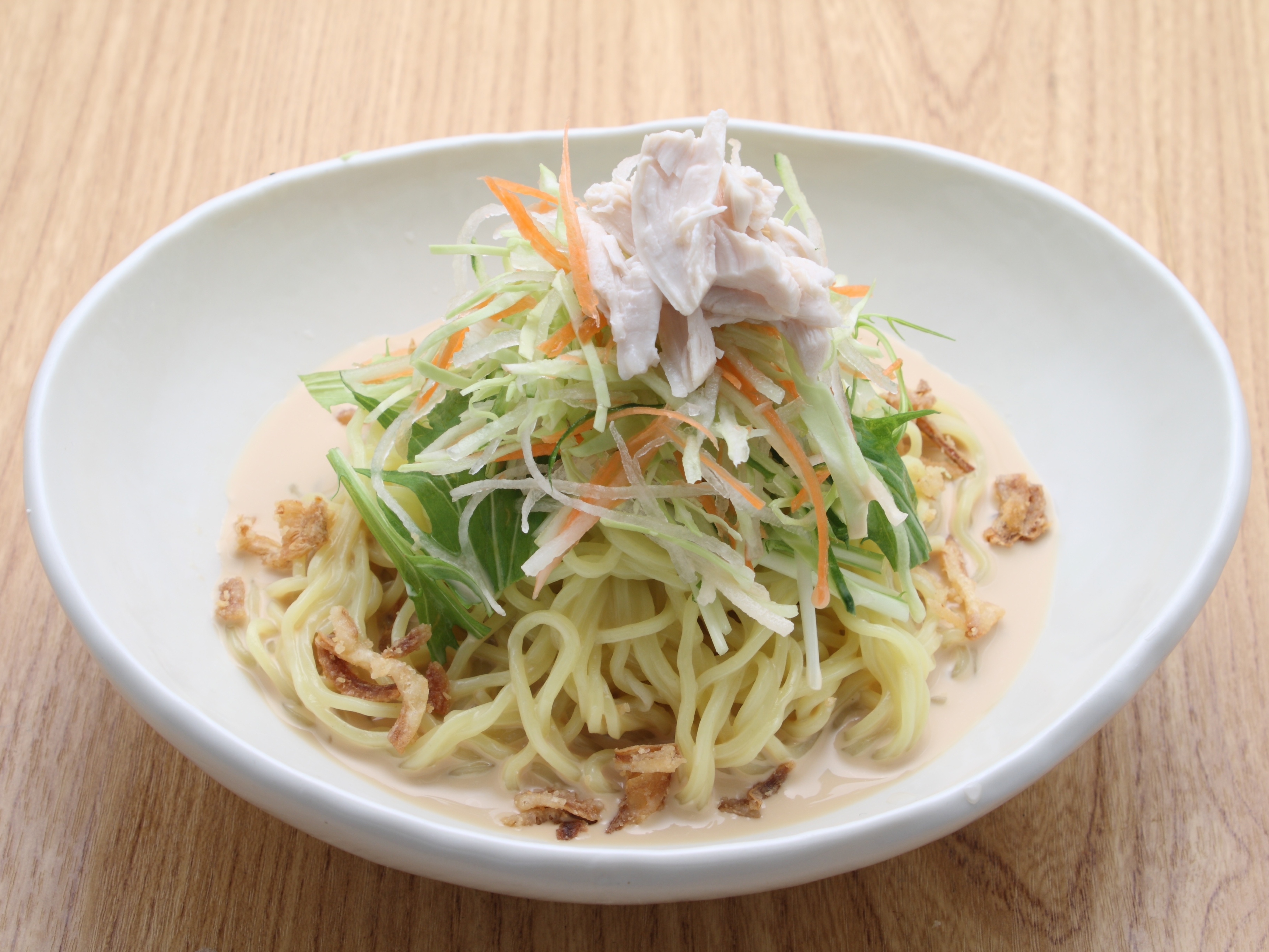 涼麺　鶏と野菜のつゆマヨネーズ仕立て