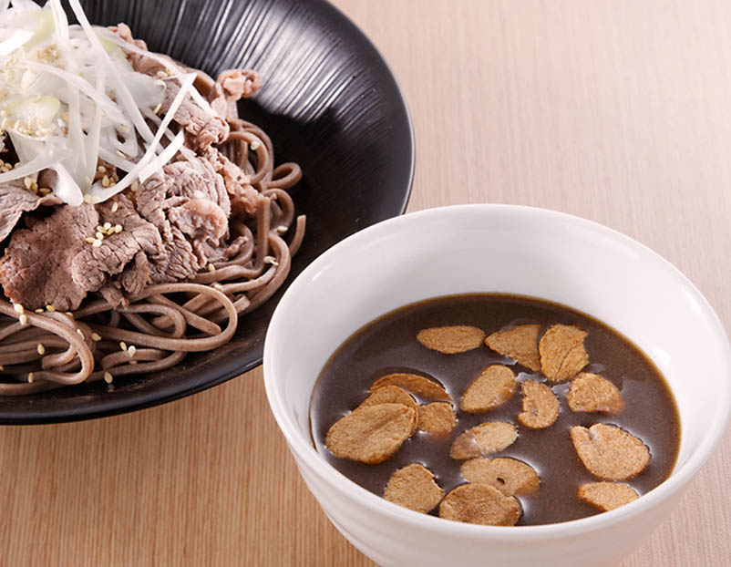 黒ピリ辛肉つけそば
