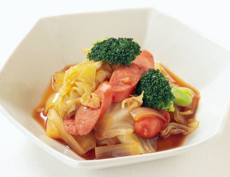 キャベツとソーセージのさっぱりオイスター煮