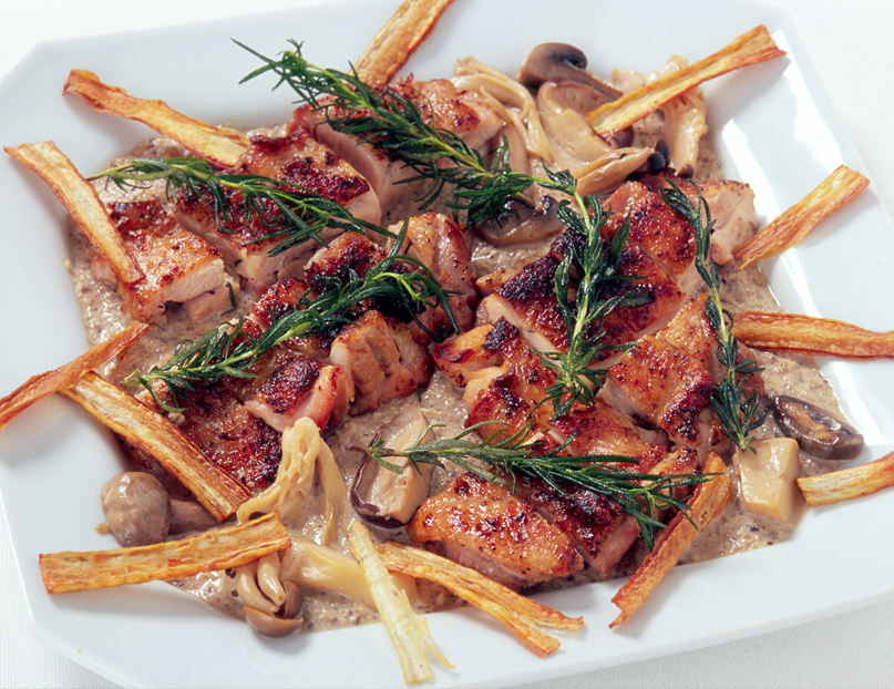 鶏肉のカリカリ焼き　きのこぽん酢クリームソース