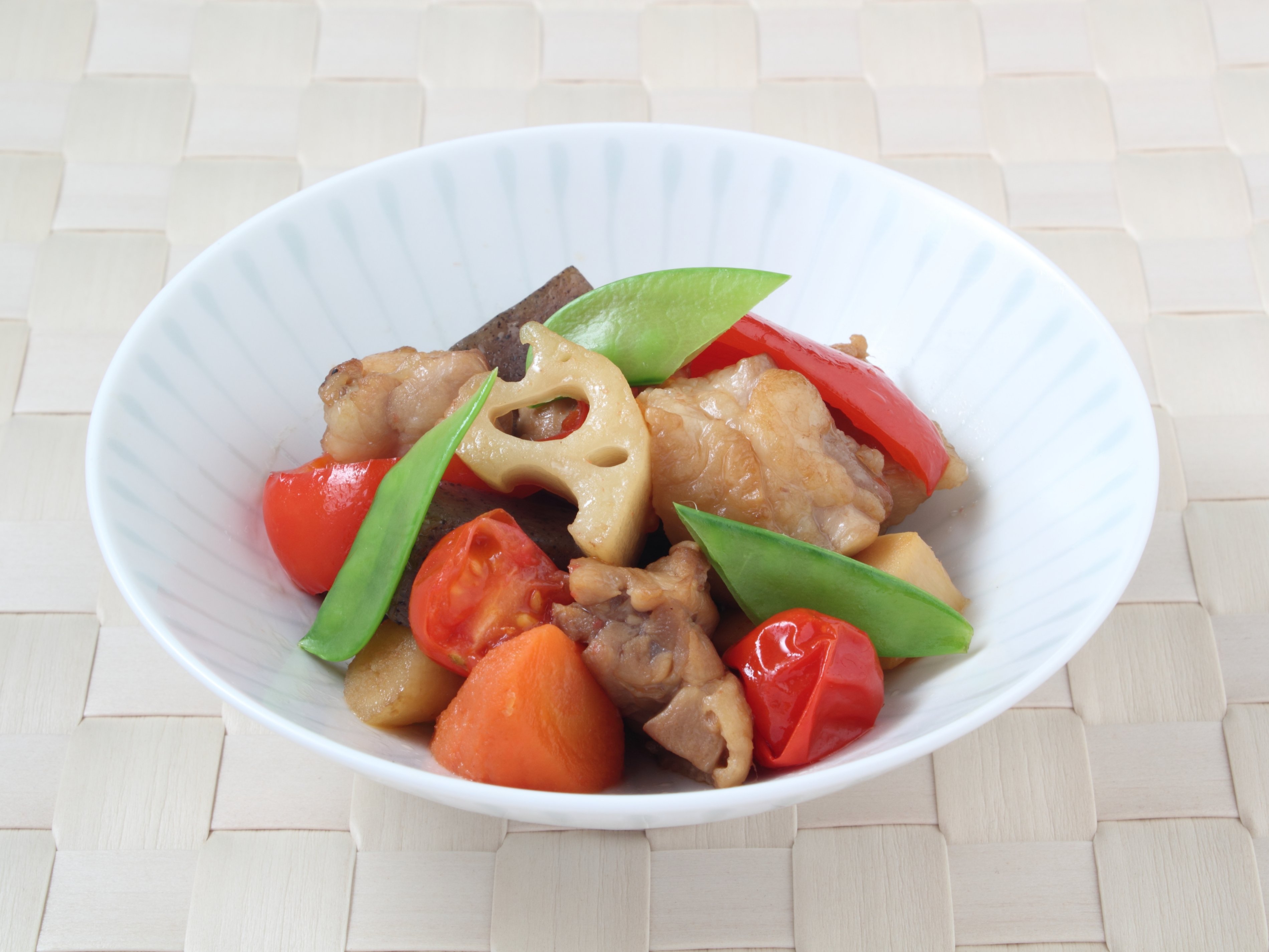 トマトでさっぱり筑前煮