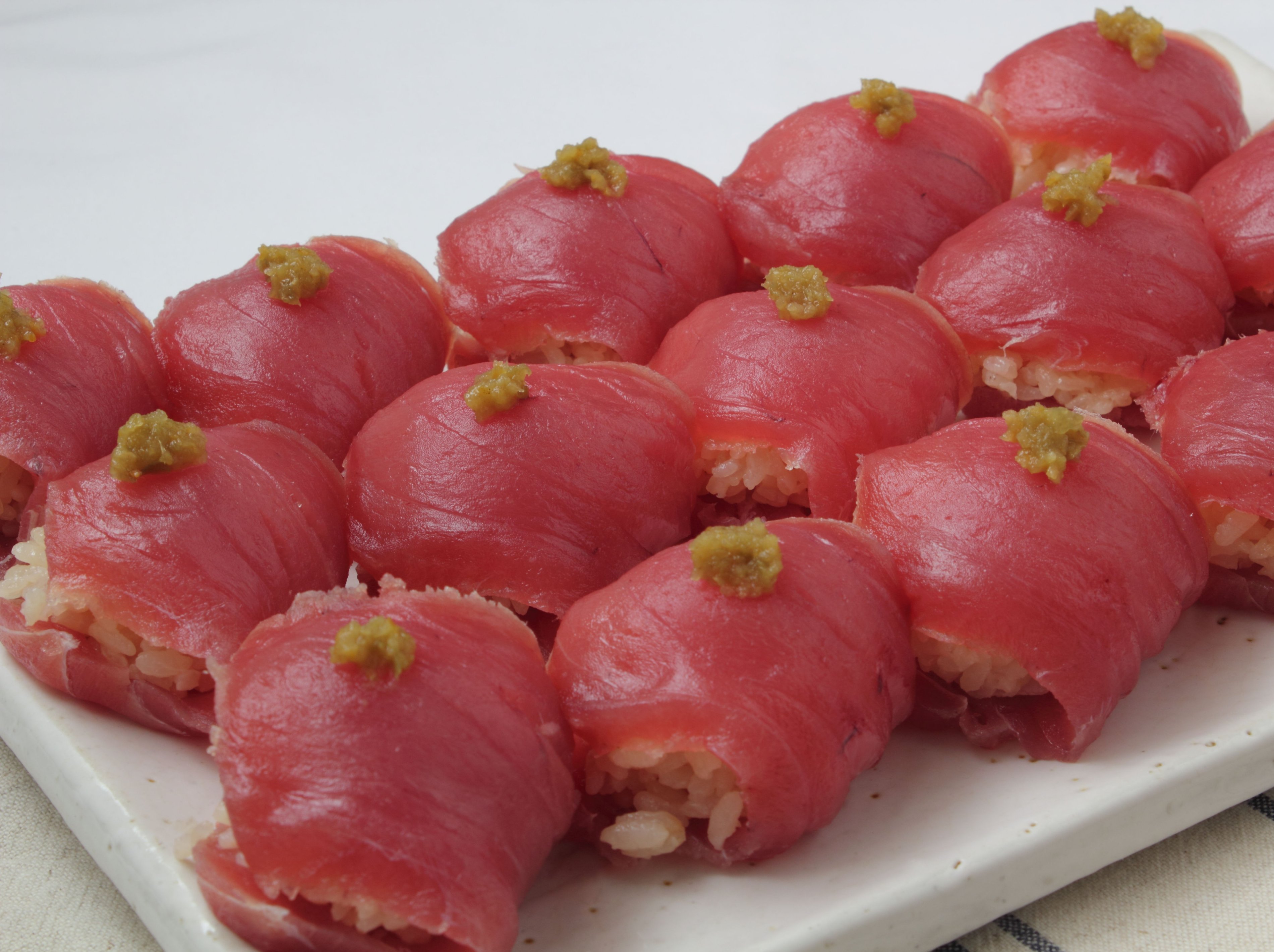 塩まぐろにんにく風味寿司