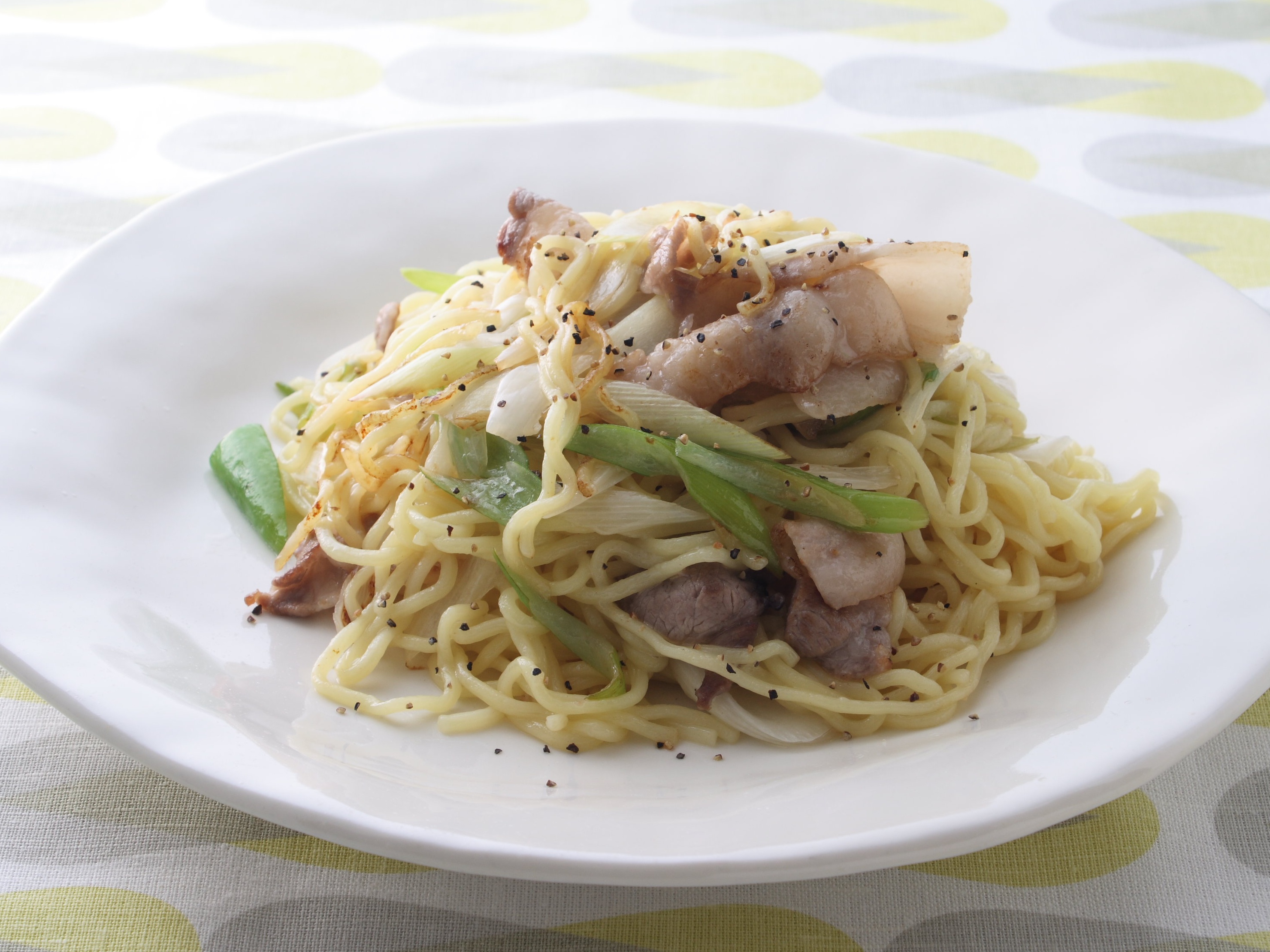 ねぎと豚肉の塩焼きそば