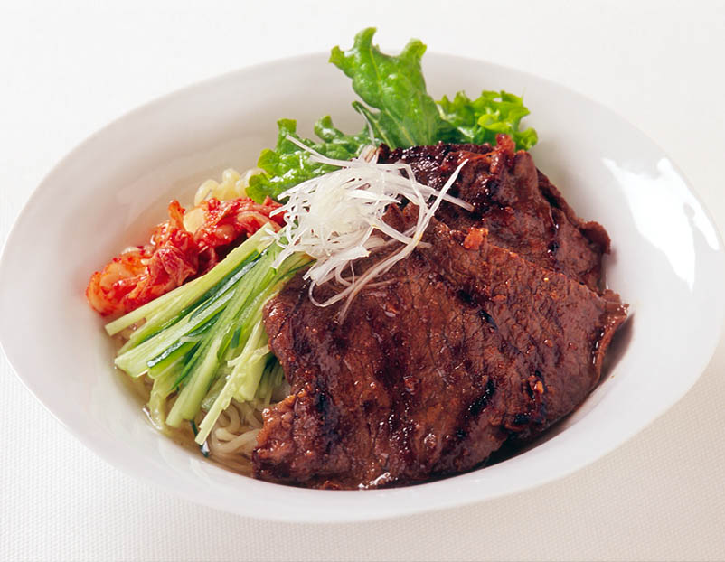 焼肉とキムチの冷やしラーメン