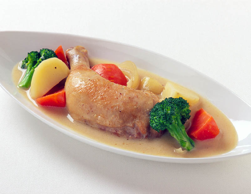 骨付き鶏もも肉の豆乳煮