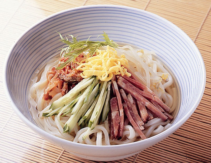 地鶏だしの冷麺風うどん