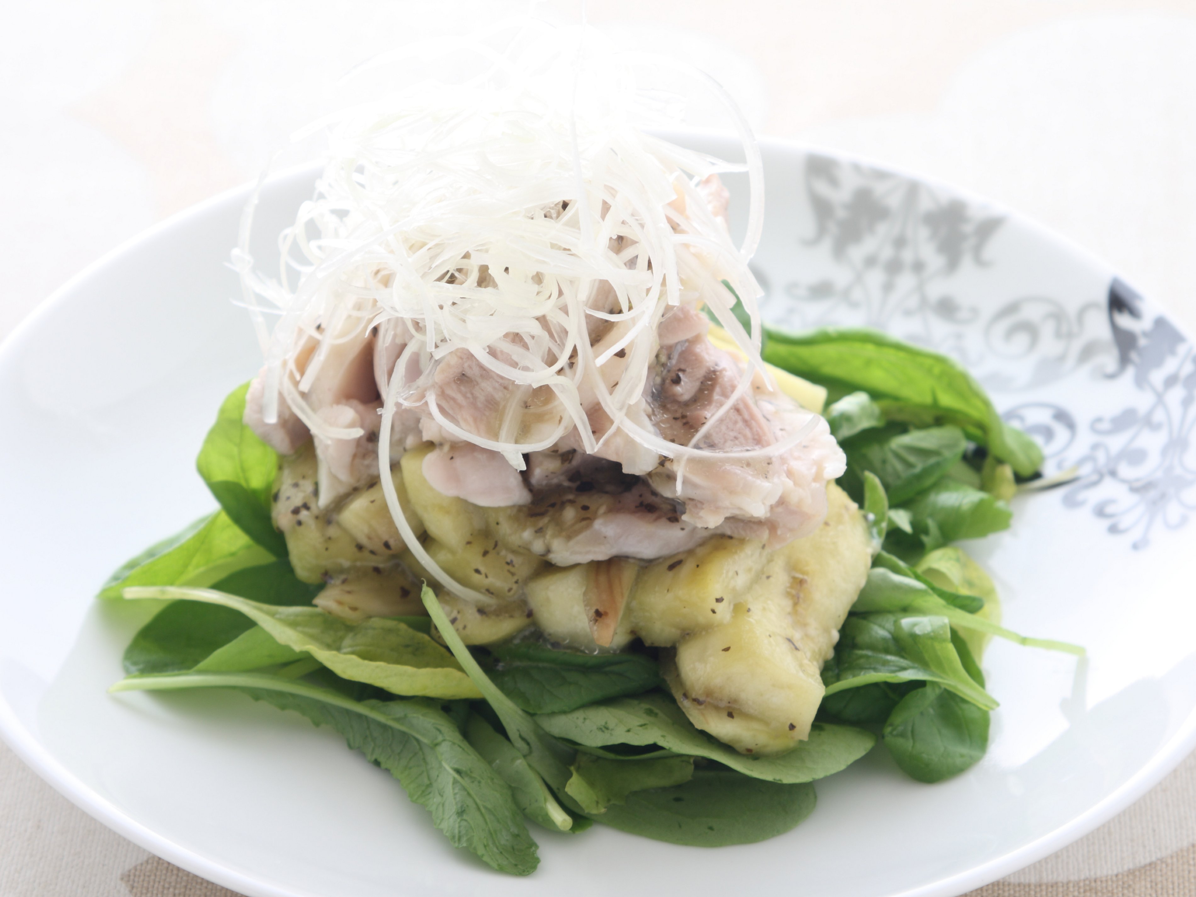 蒸しなすとゆで鶏のカルパッチョ