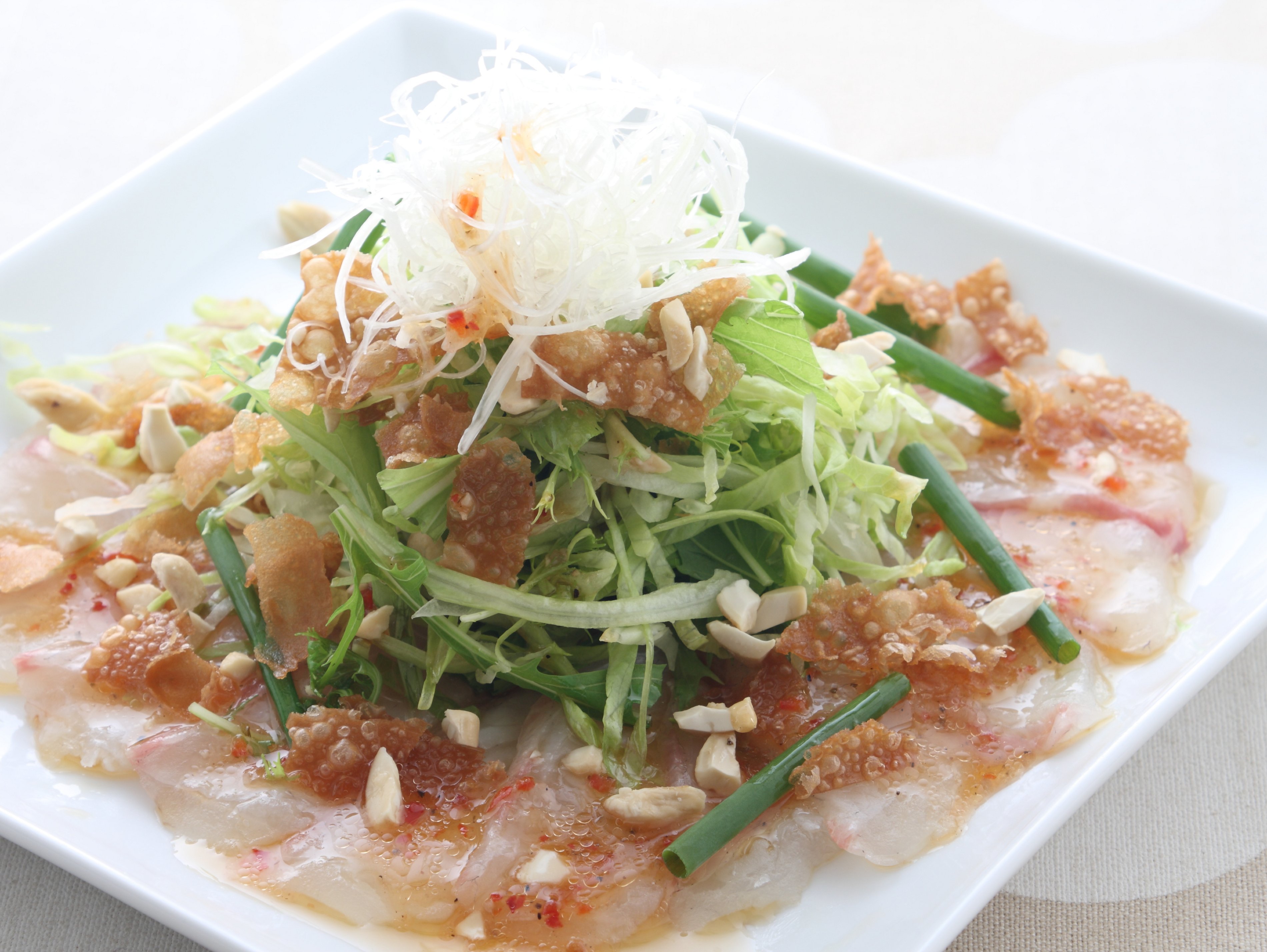真鯛とシャキシャキレタスのチャイナパッチョ