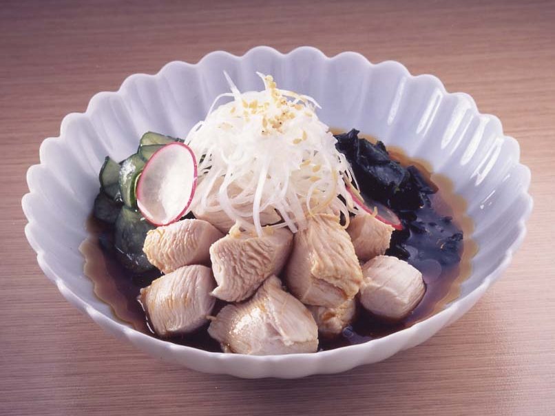 鶏肉、きゅうり、わかめのさっぱりあえ