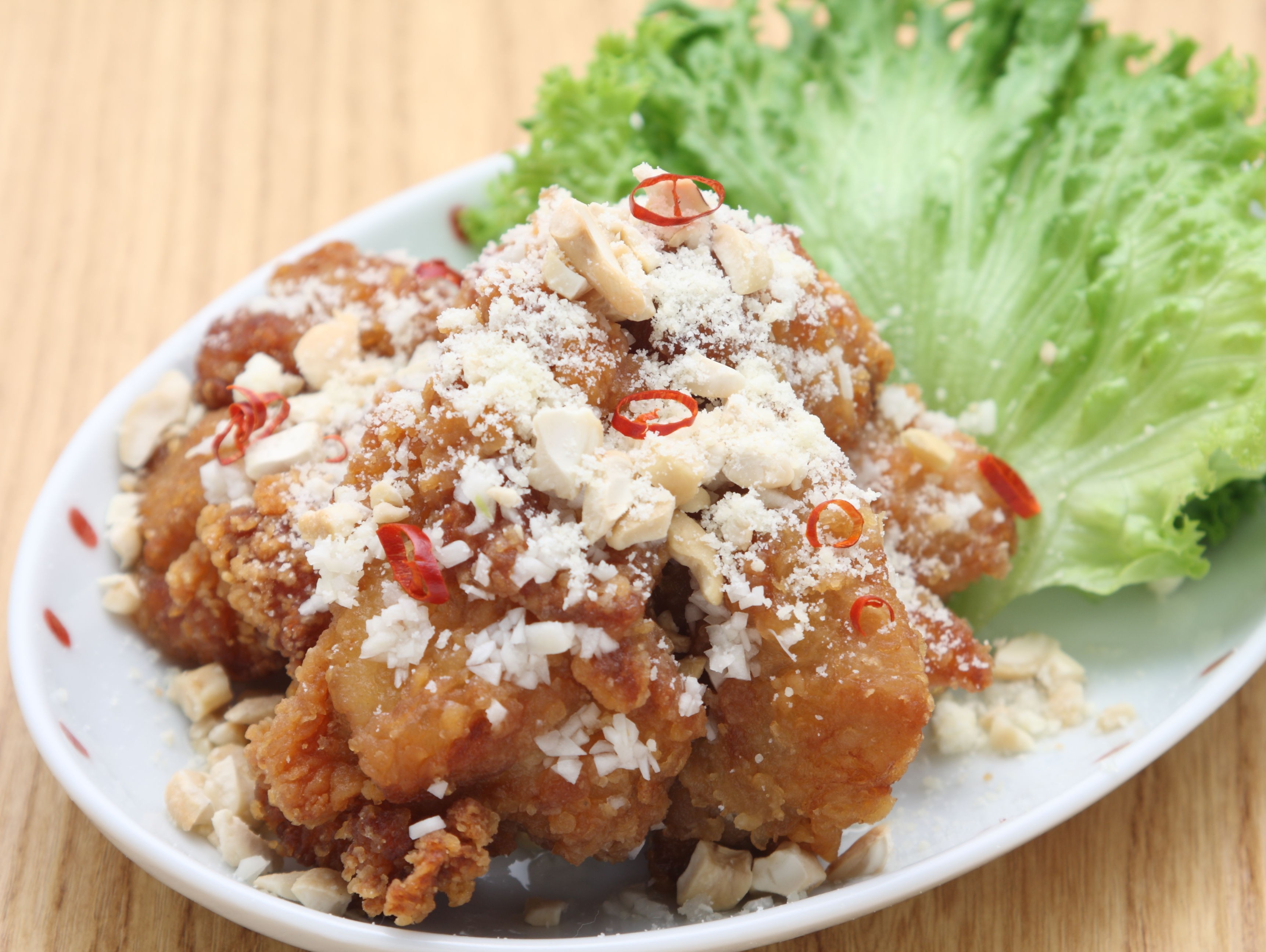 ペペロンチキン　チーズ＆ナッツのせ