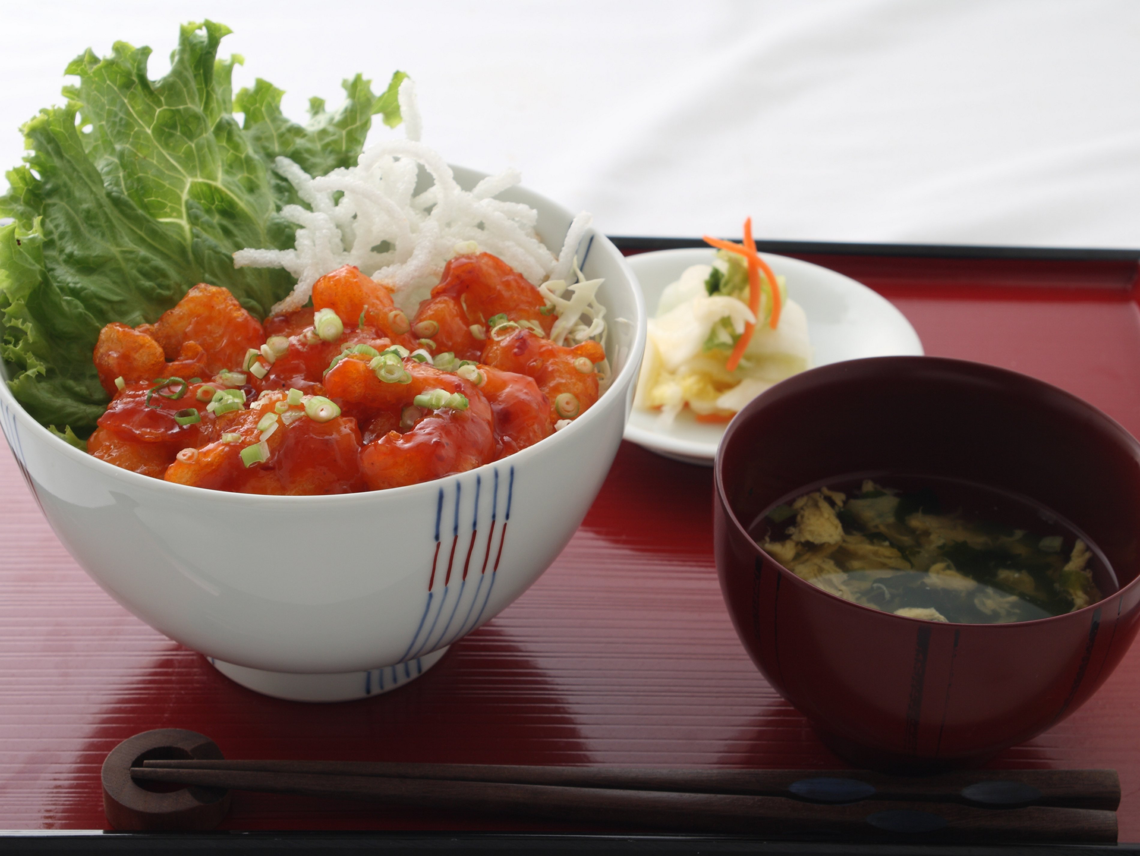 エビチリ丼定食のレシピ 作り方 レシピ ミツカン業務用商品 メニューサイト