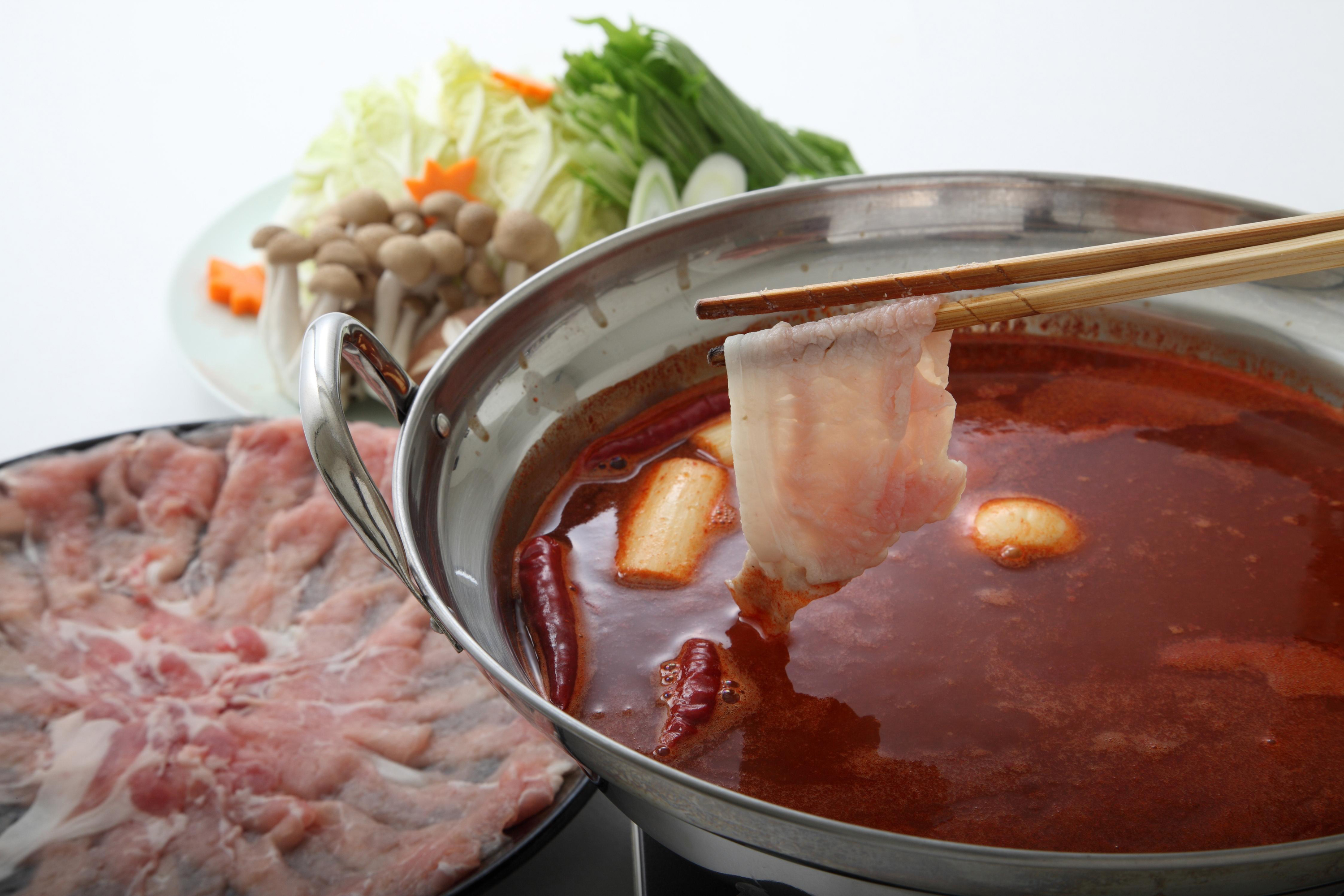 「麺＆鍋大陸　キムチチゲ」しゃぶしゃぶ