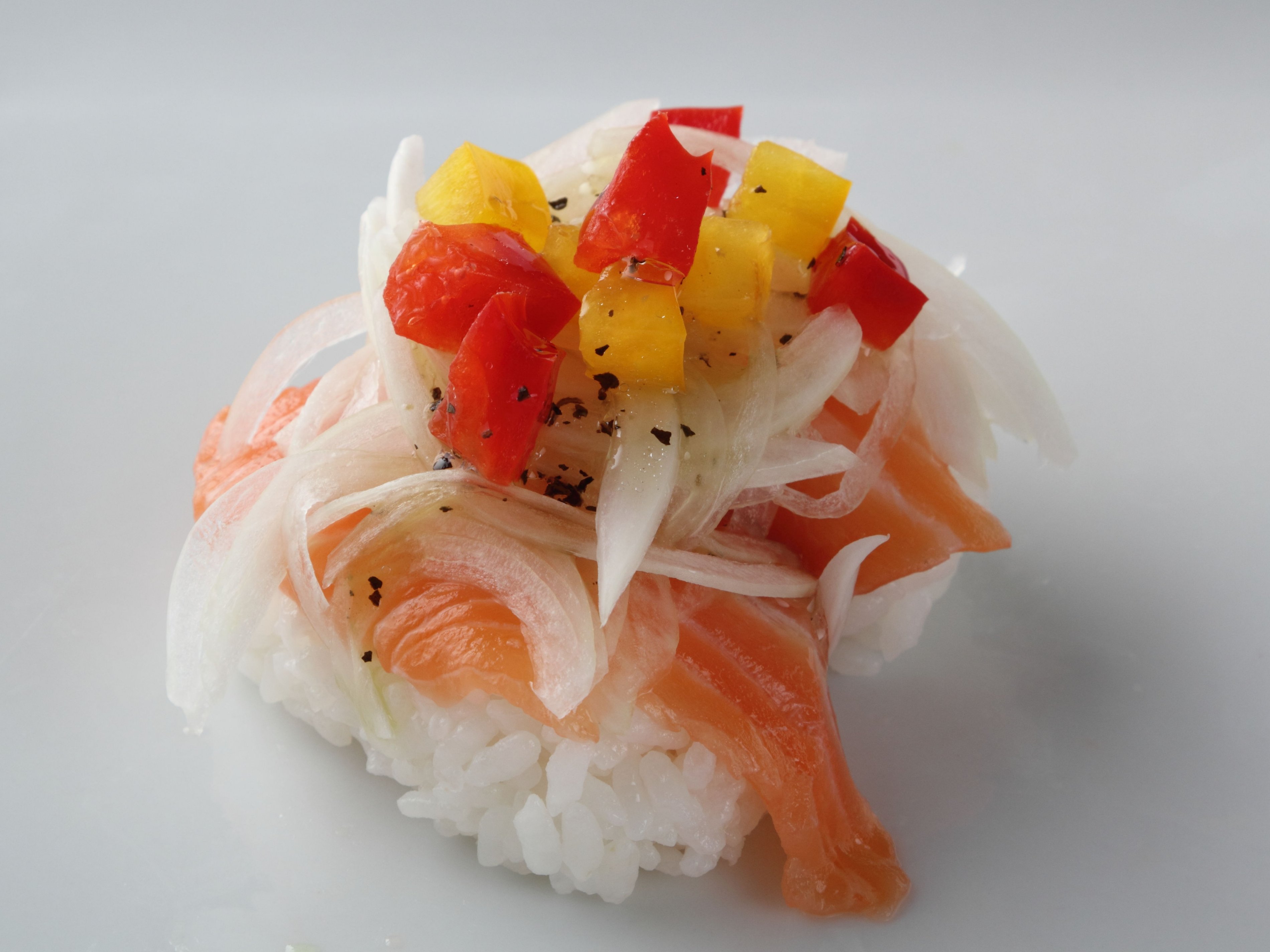 サーモンカルパッチョ握り バジリコソースのレシピ 作り方 レシピ ミツカン業務用商品 メニューサイト