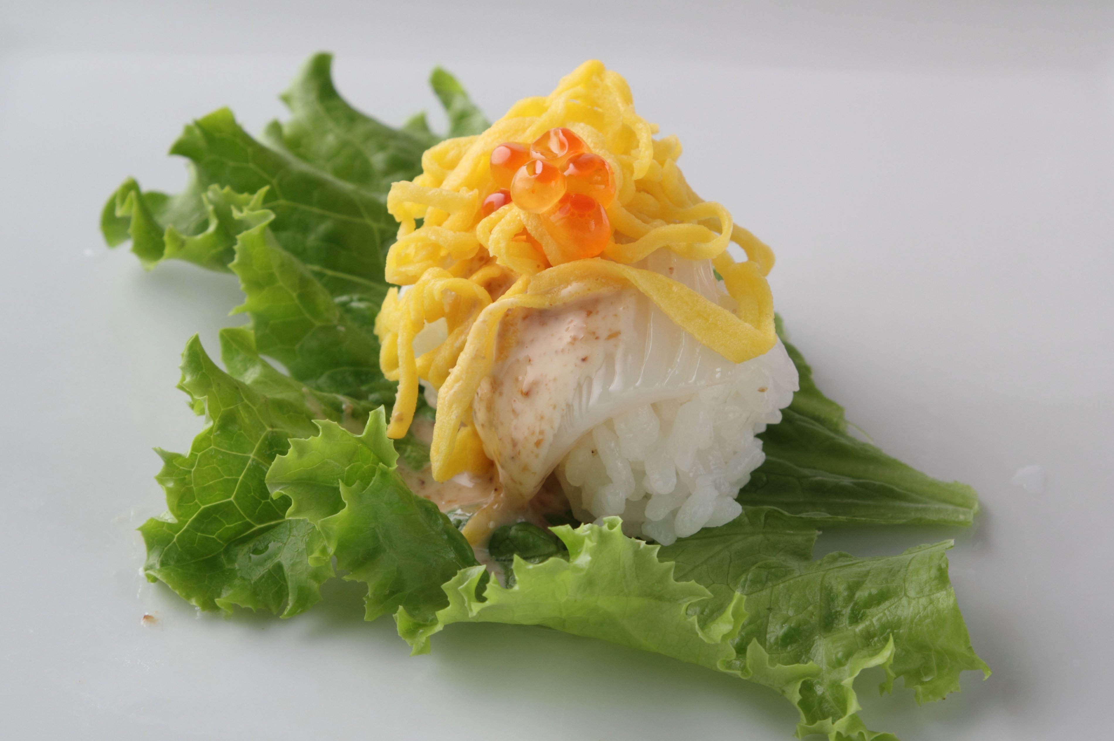 いかと錦糸卵のごまだれリーフ手巻き