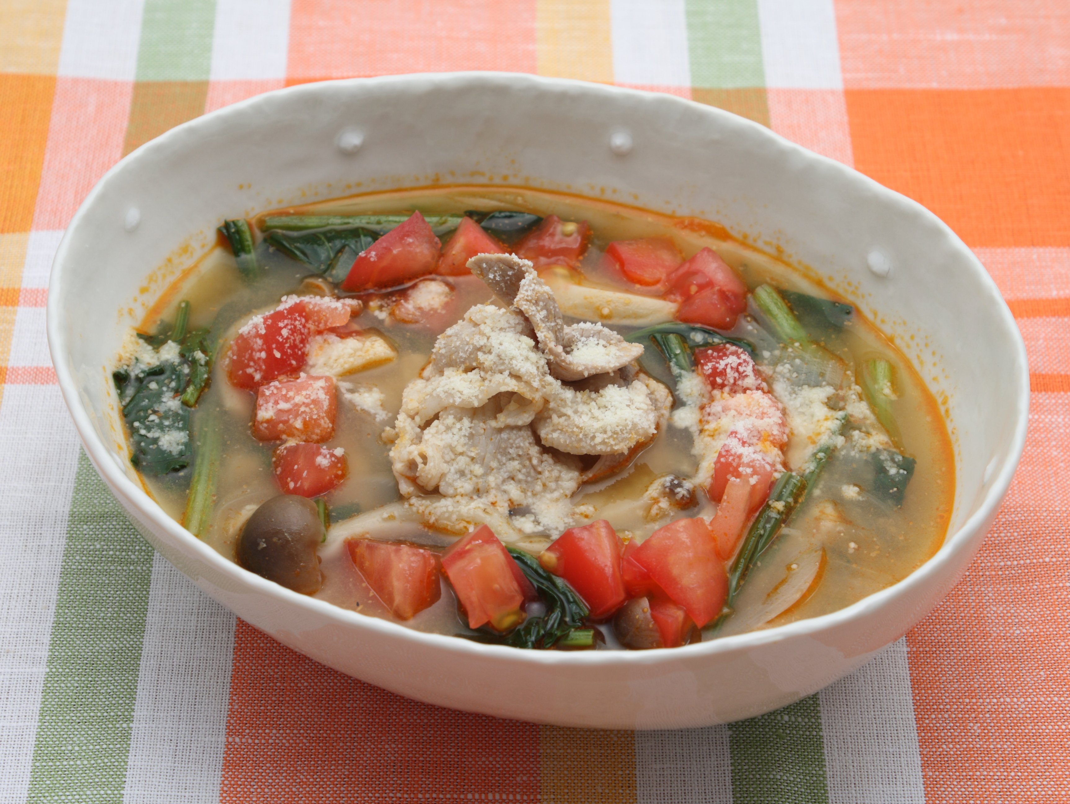 豚バラ肉とほうれんそうのトマトチゲスープ