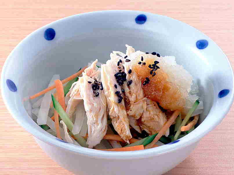 鶏とせん切り野菜のわさび風味おろし酢