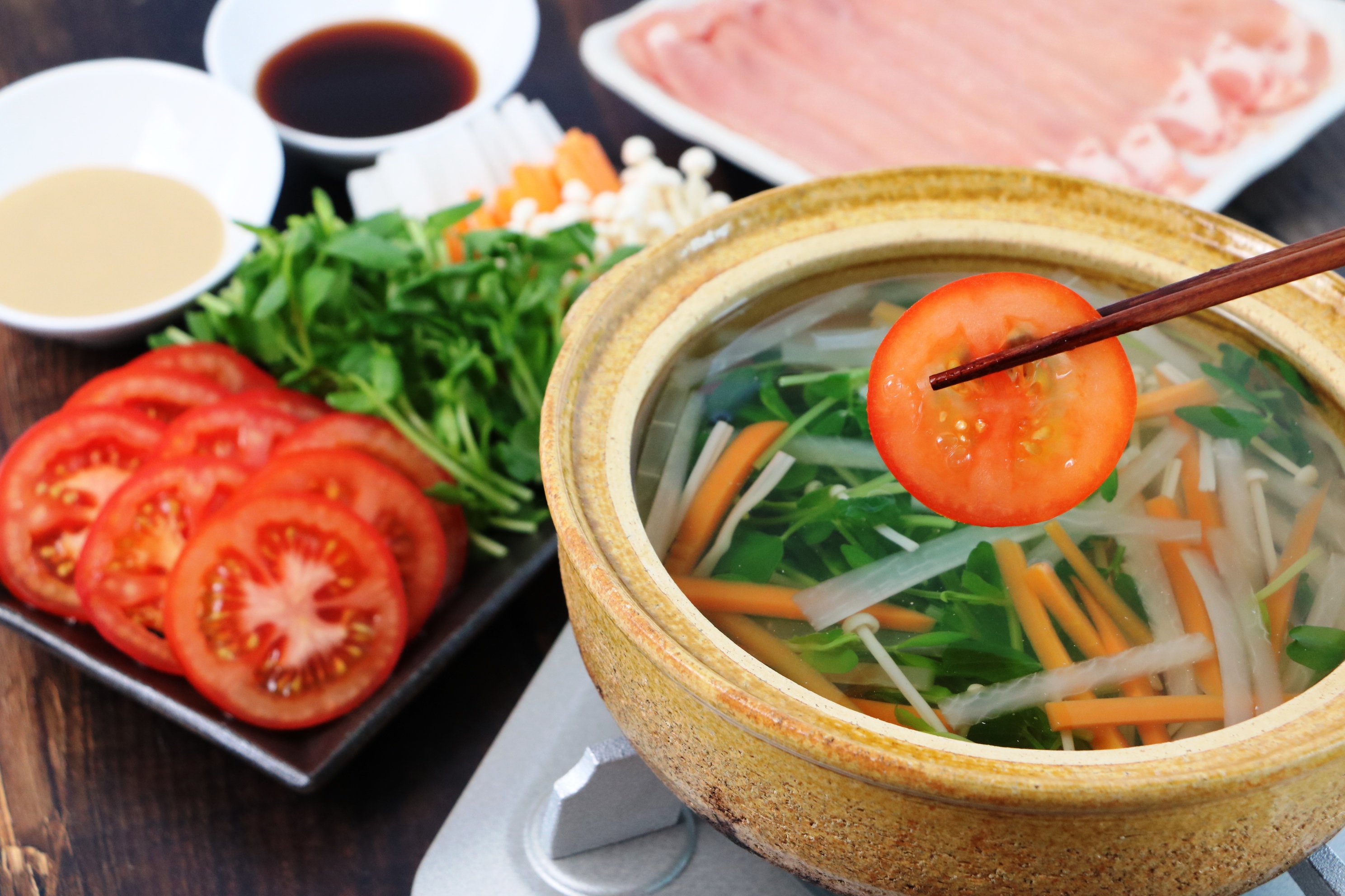 トマトと豆苗のしゃぶしゃぶ鍋