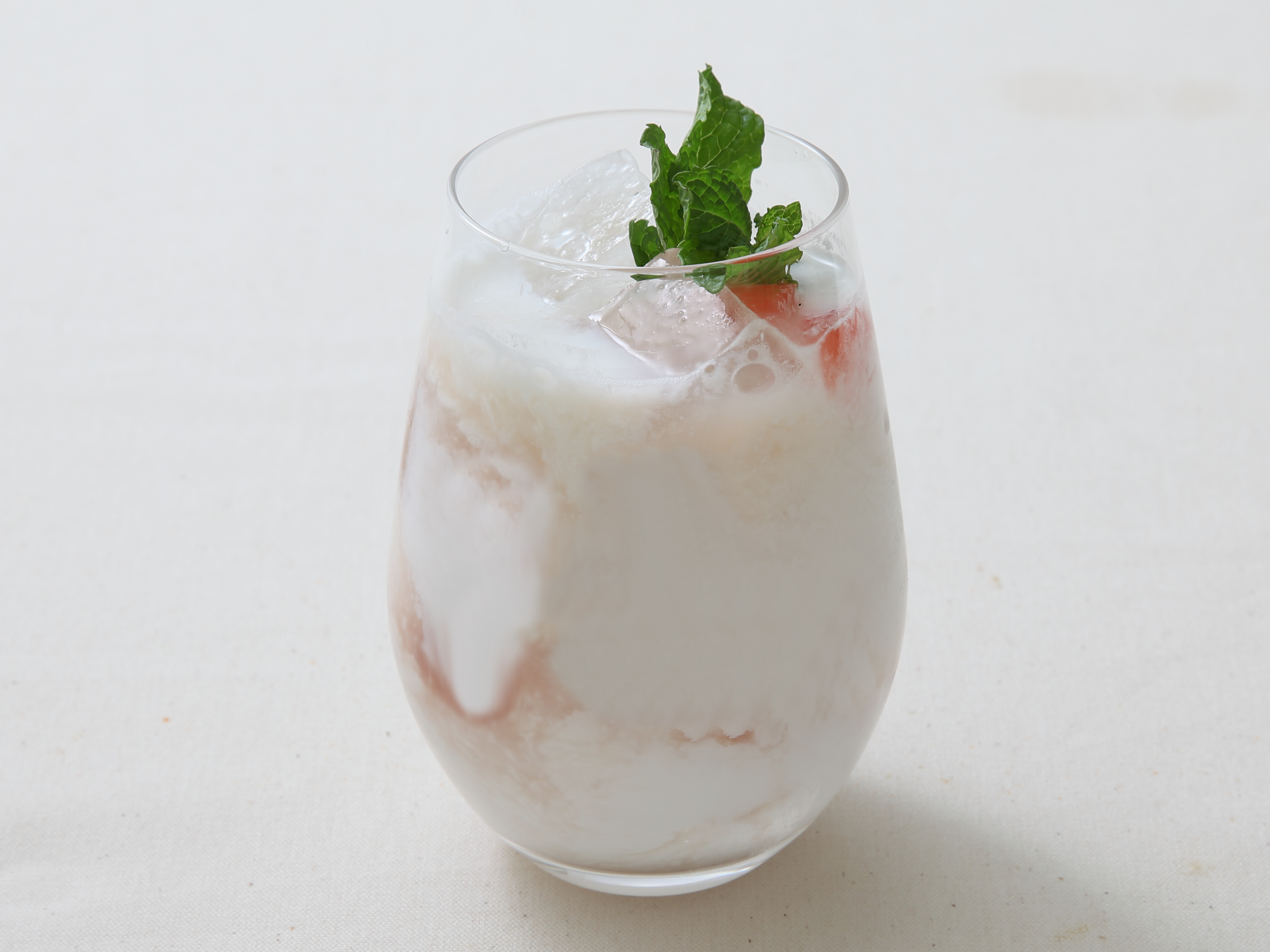 「フルーティス　りんご酢ピンクグレープフルーツ」のラムココナｯツミルク割り