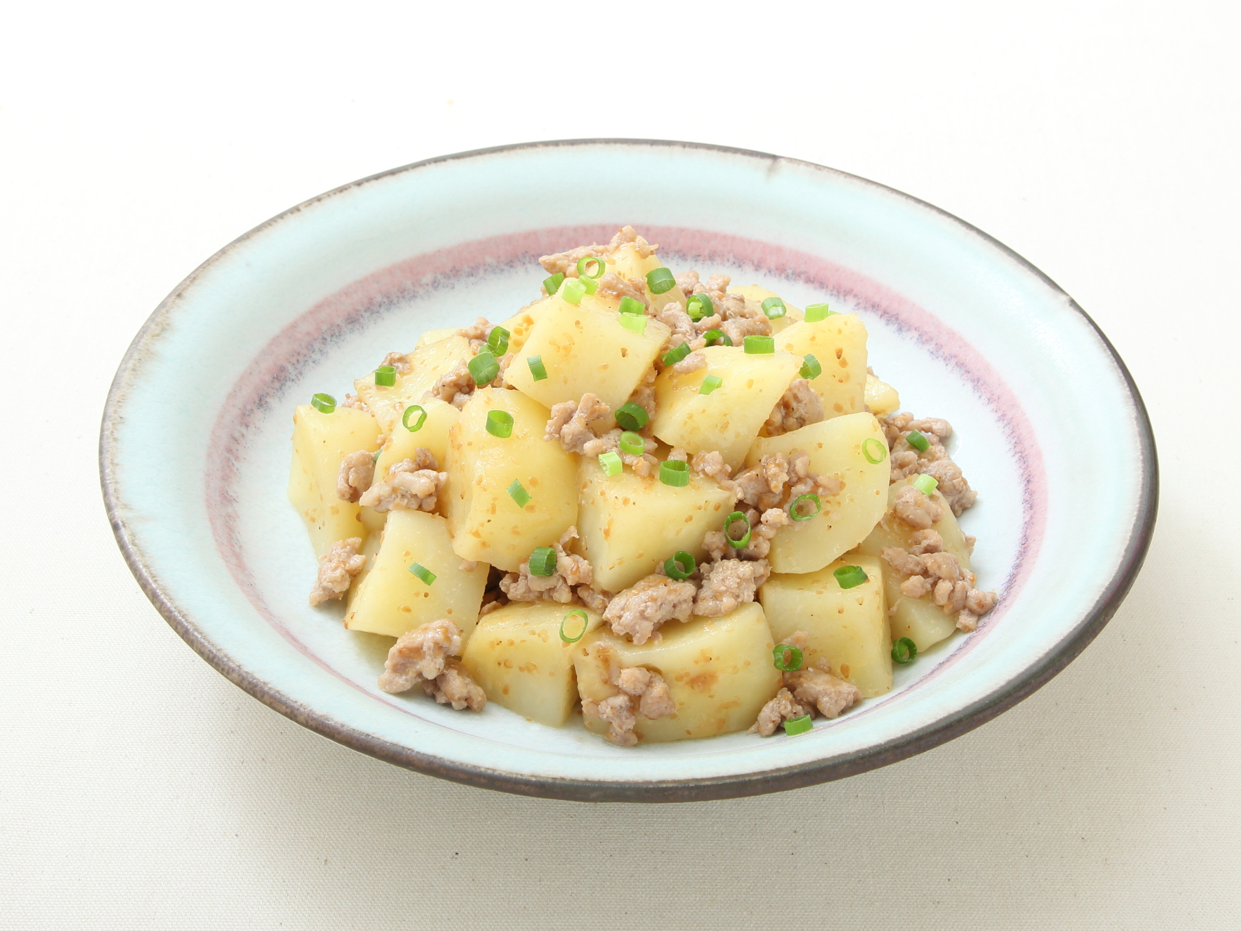 じゃがいもとひき肉の「ごまぽん」炒め