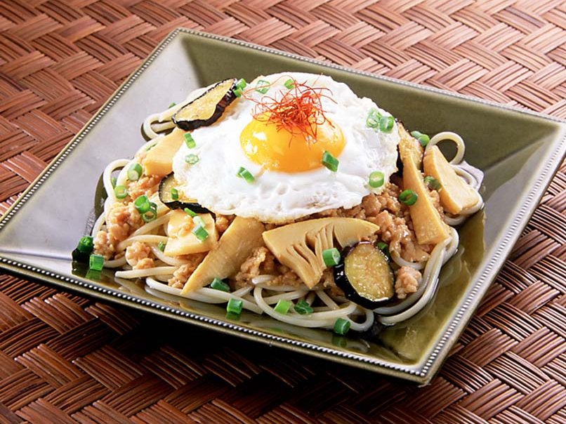 たけのことそぼろの油淋鶏スパゲティ