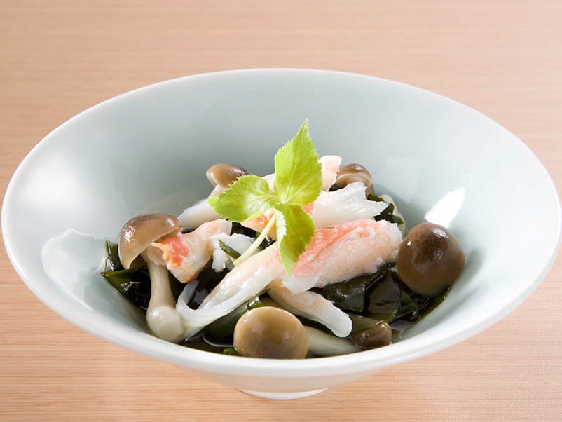 かにとしめじの酢の物