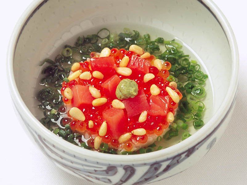 サーモンとイクラのだし茶漬け