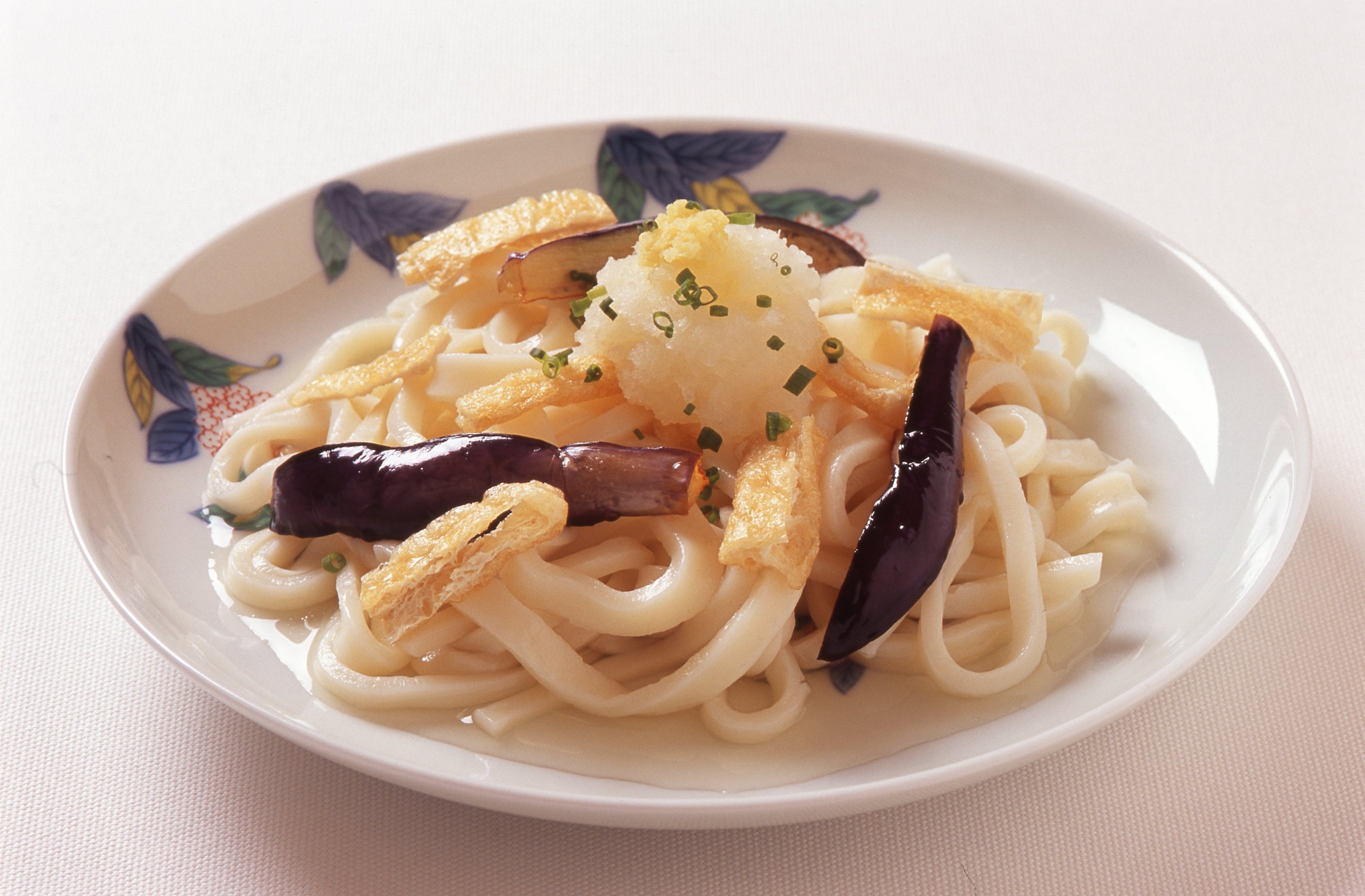 揚げなすと油揚げの冷やしうどん