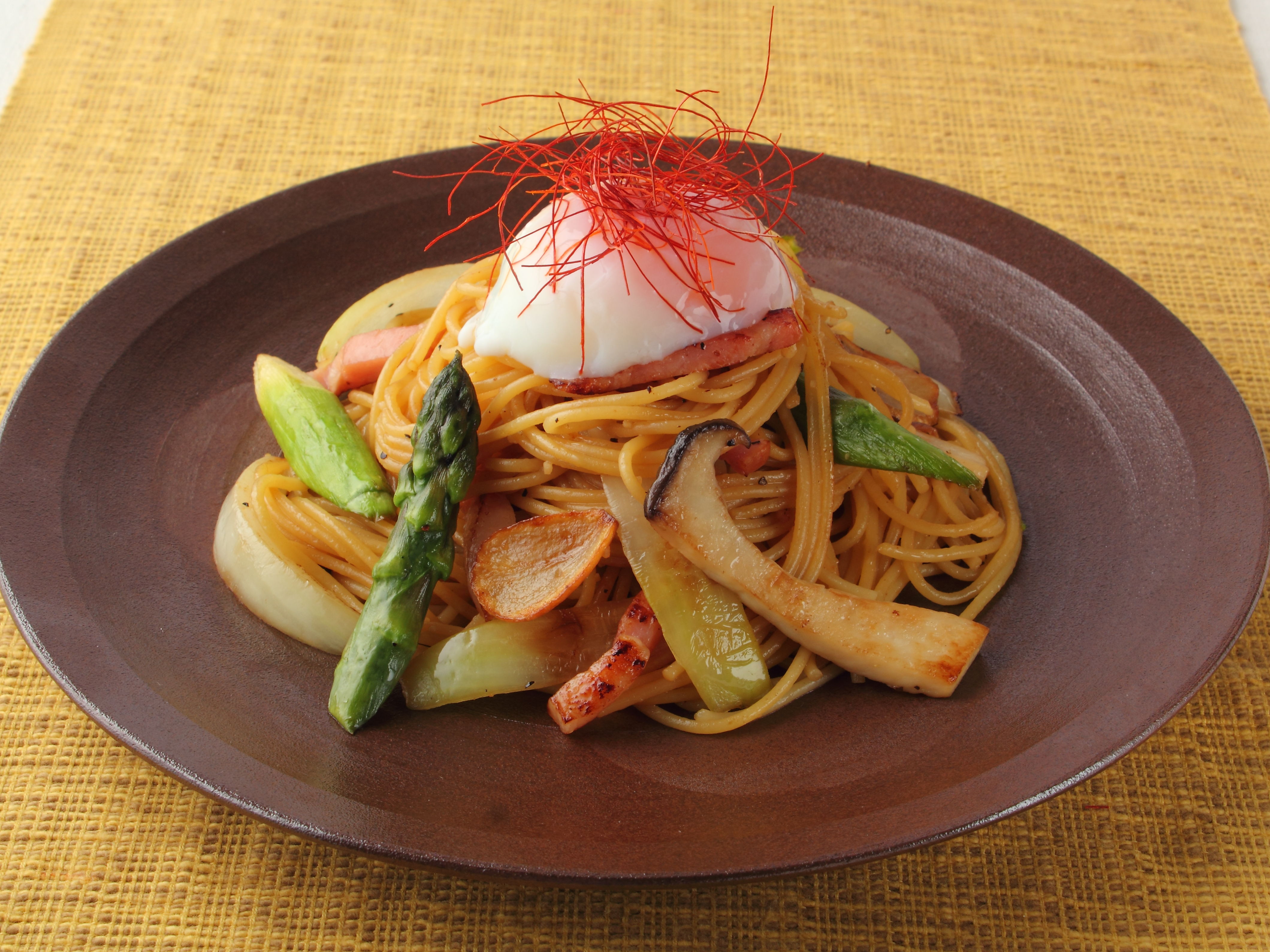 アスパラとベーコンのバターぽんパスタ
