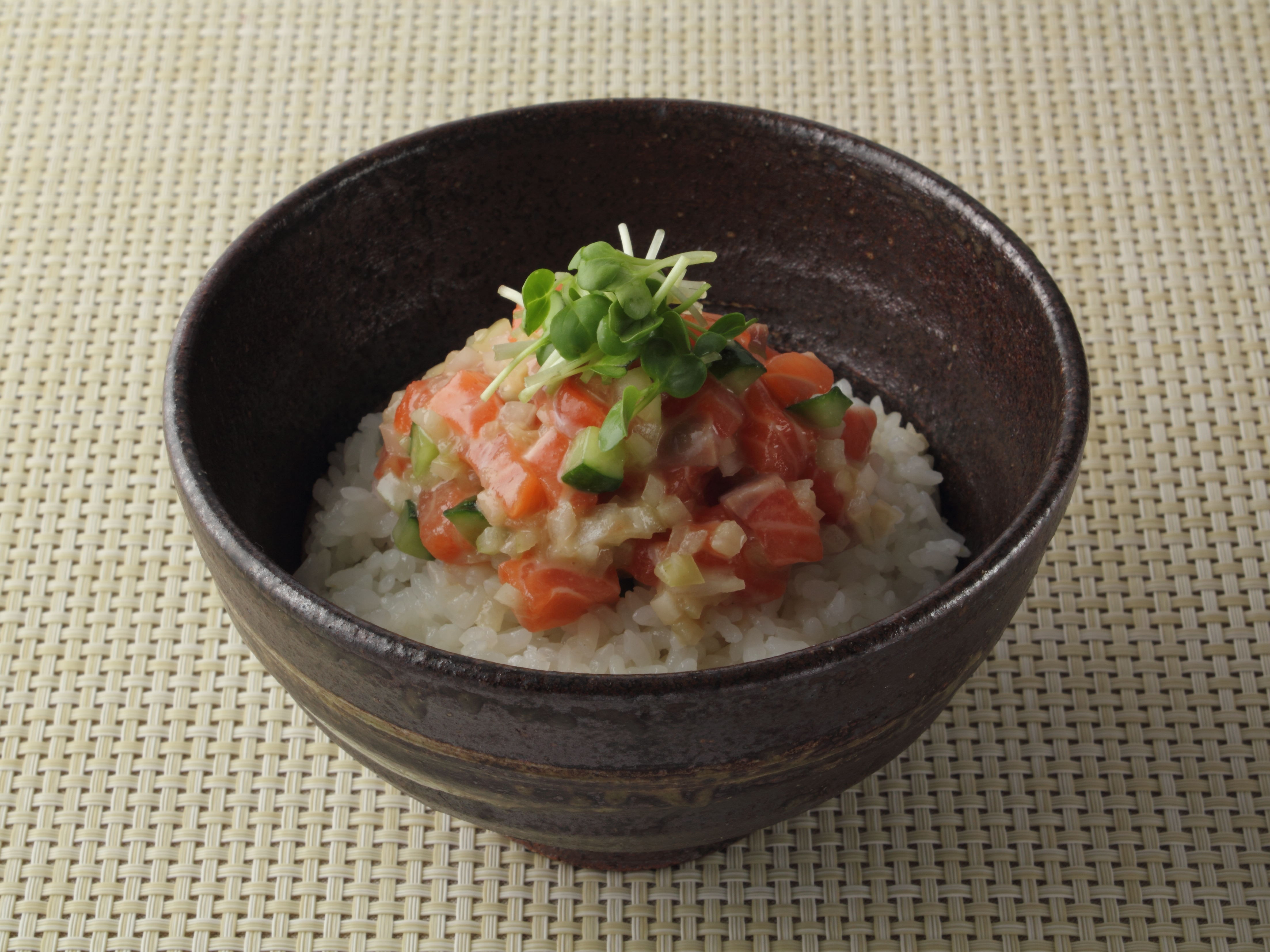 サーモンのタルタル丼