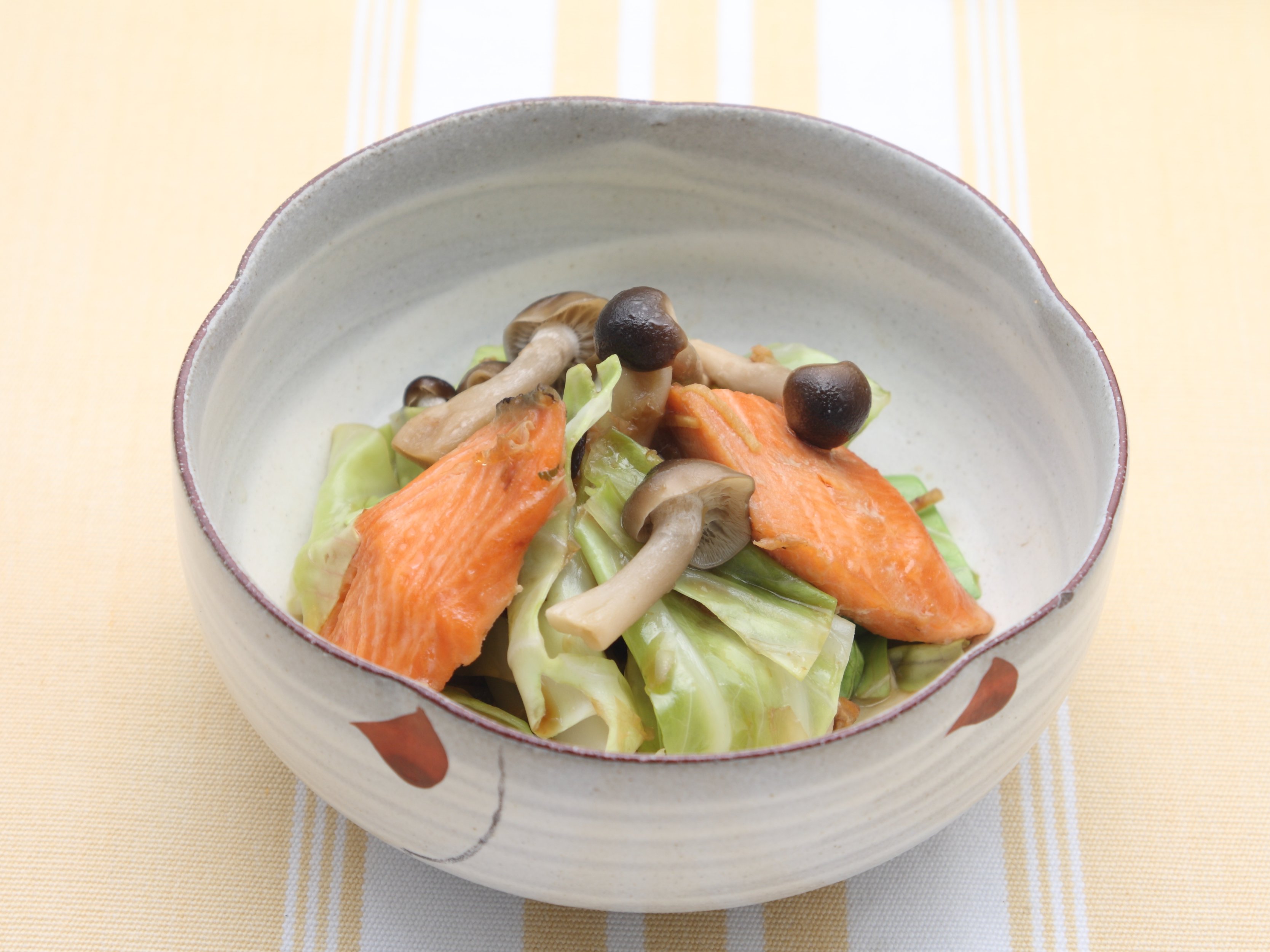 秋鮭と野菜のつゆ蒸し