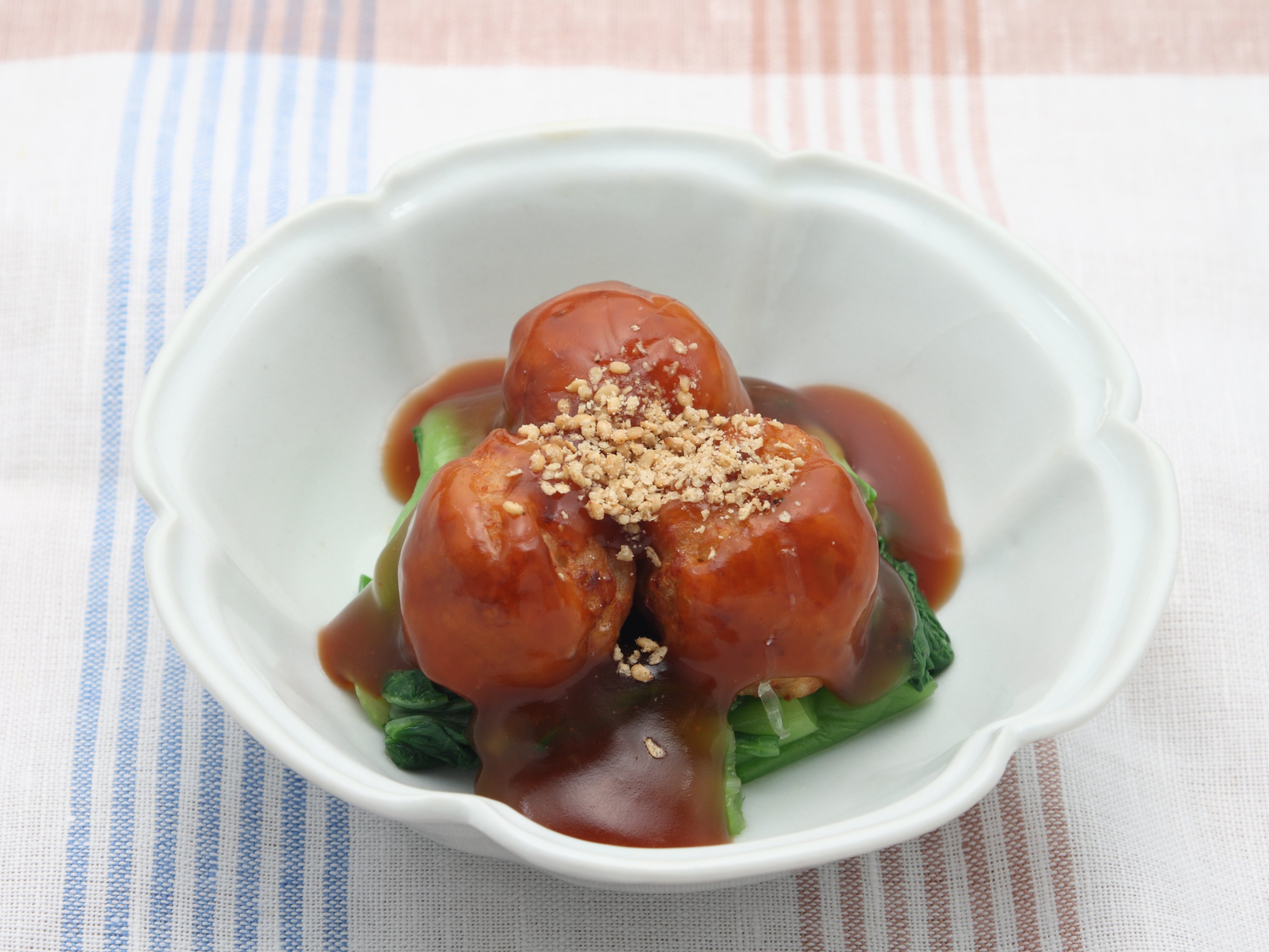 肉団子とチンゲン菜の和風ケチャップあん