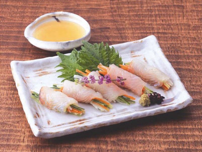 ひらめのお造り 塩ぽん酢で漬けた野菜を巻いてのレシピ 作り方 レシピ ミツカン業務用商品 メニューサイト