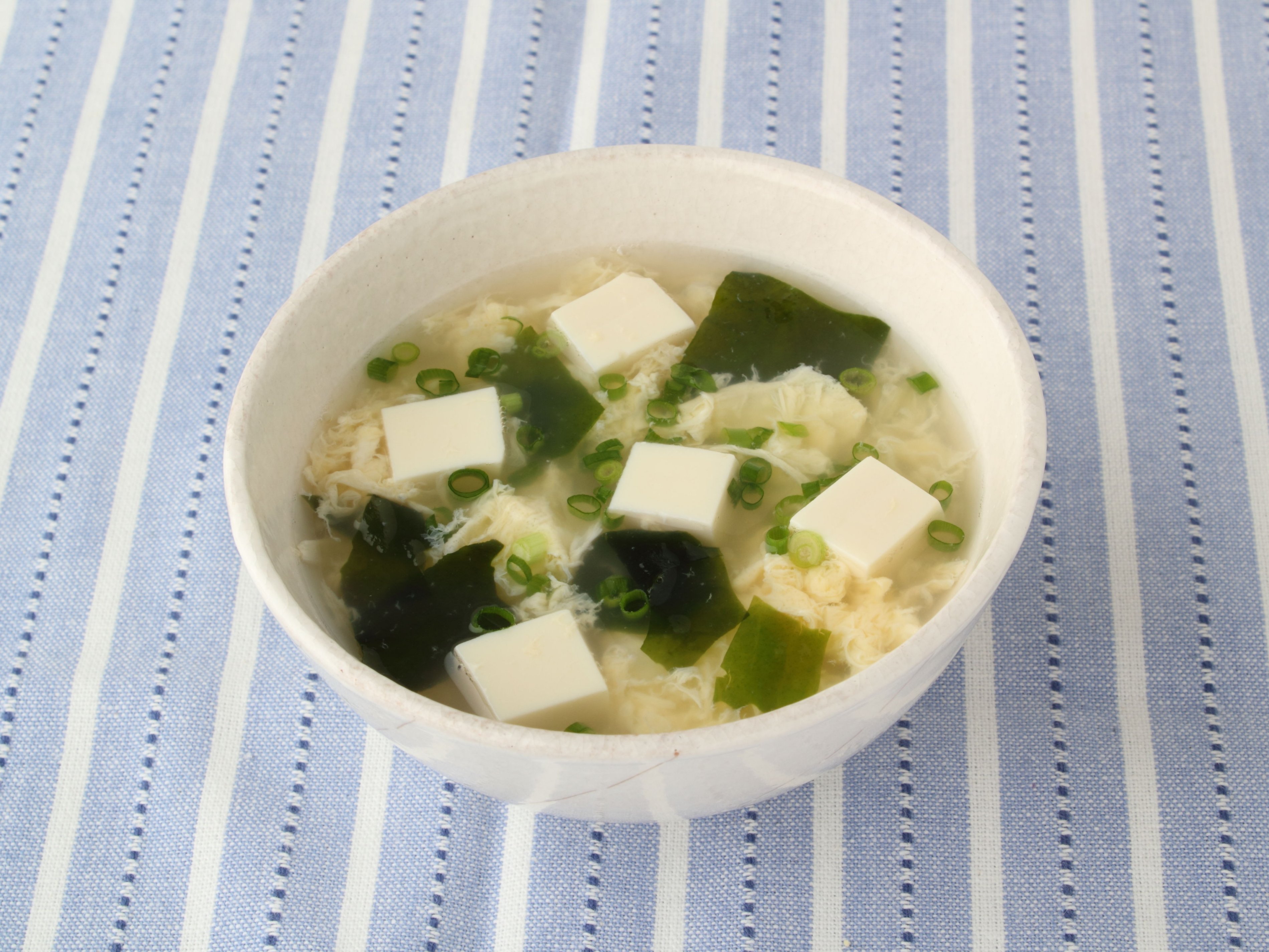 豆腐とわかめの卵スープ