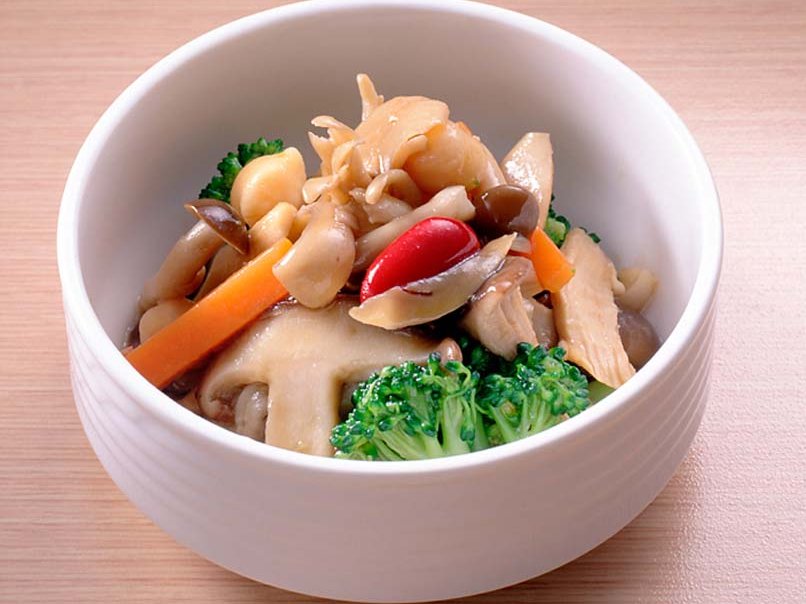 きのこと鶏肉の柚子風味サラダ