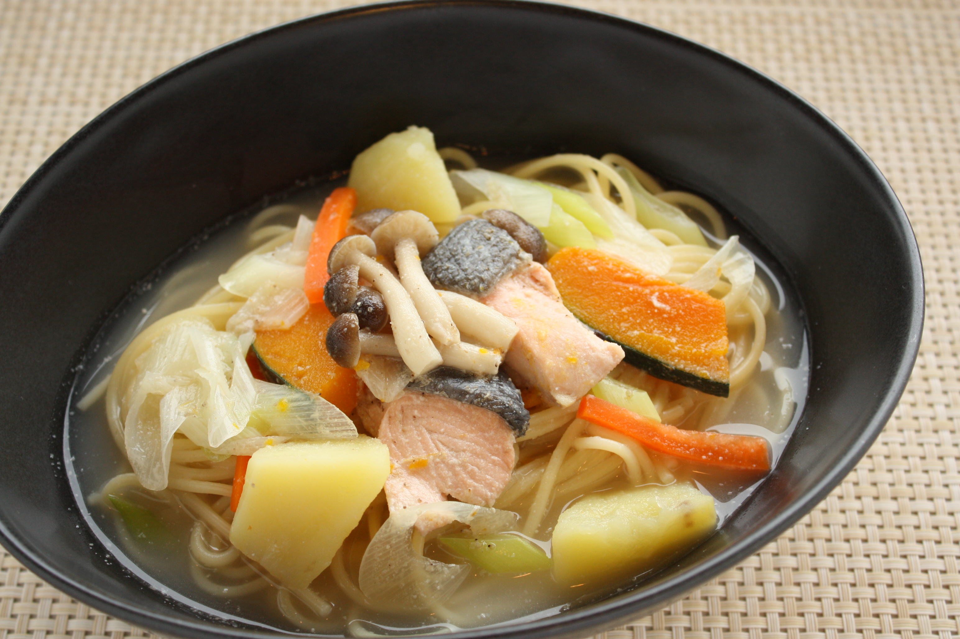 石狩鍋風ごま豆乳スープスパゲティ